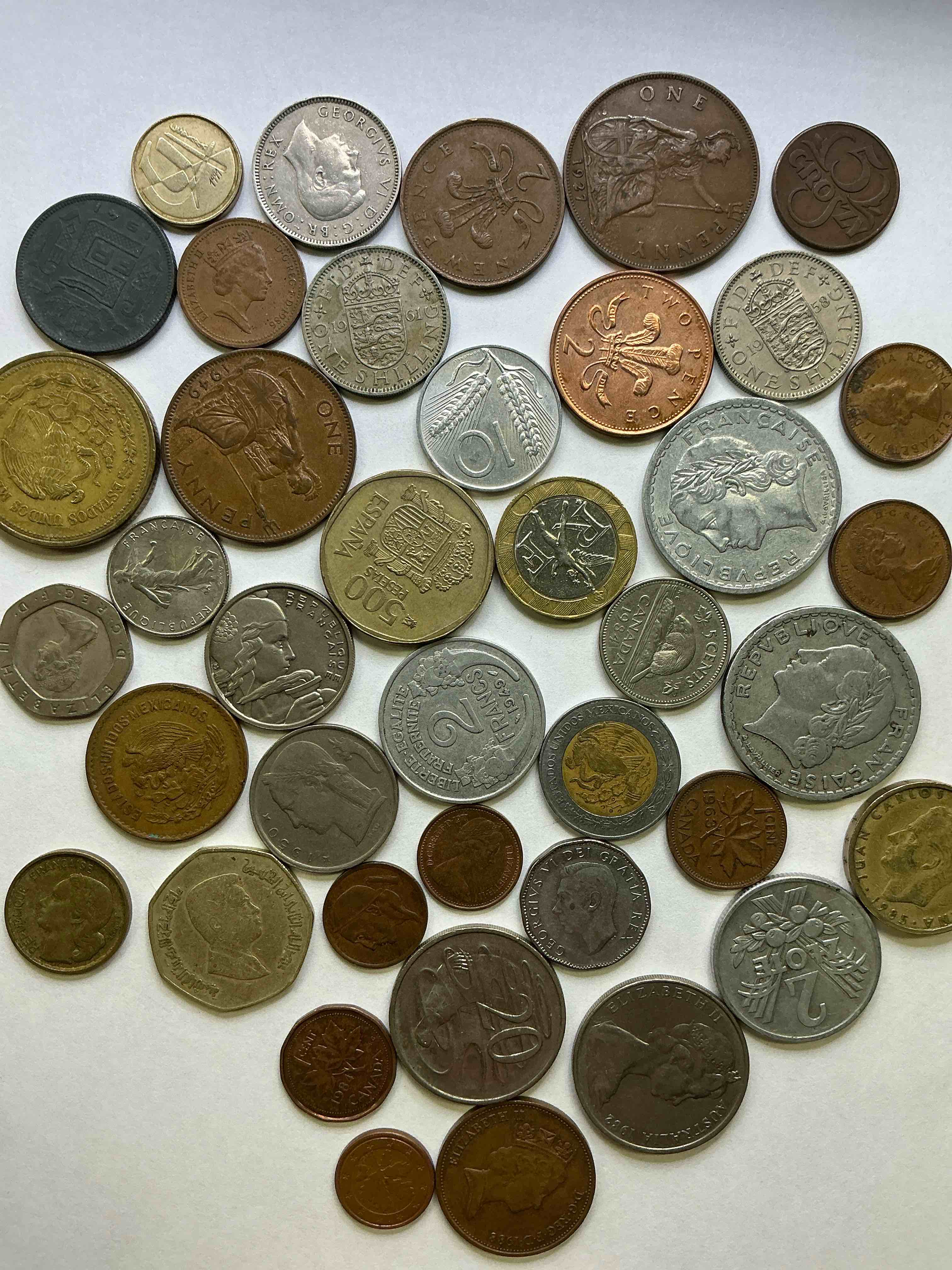 World Coins, Antique & Vintage! Each Lot Is Unique! Many Different Years, Countries, Sizes & Exotic Places. This Cool Collection Of Antique Coins From Around The World Is Loads Of Fun! Have Fun Identifying Each Coin & Country As A Great Educational Tool! A Great Investment Too!