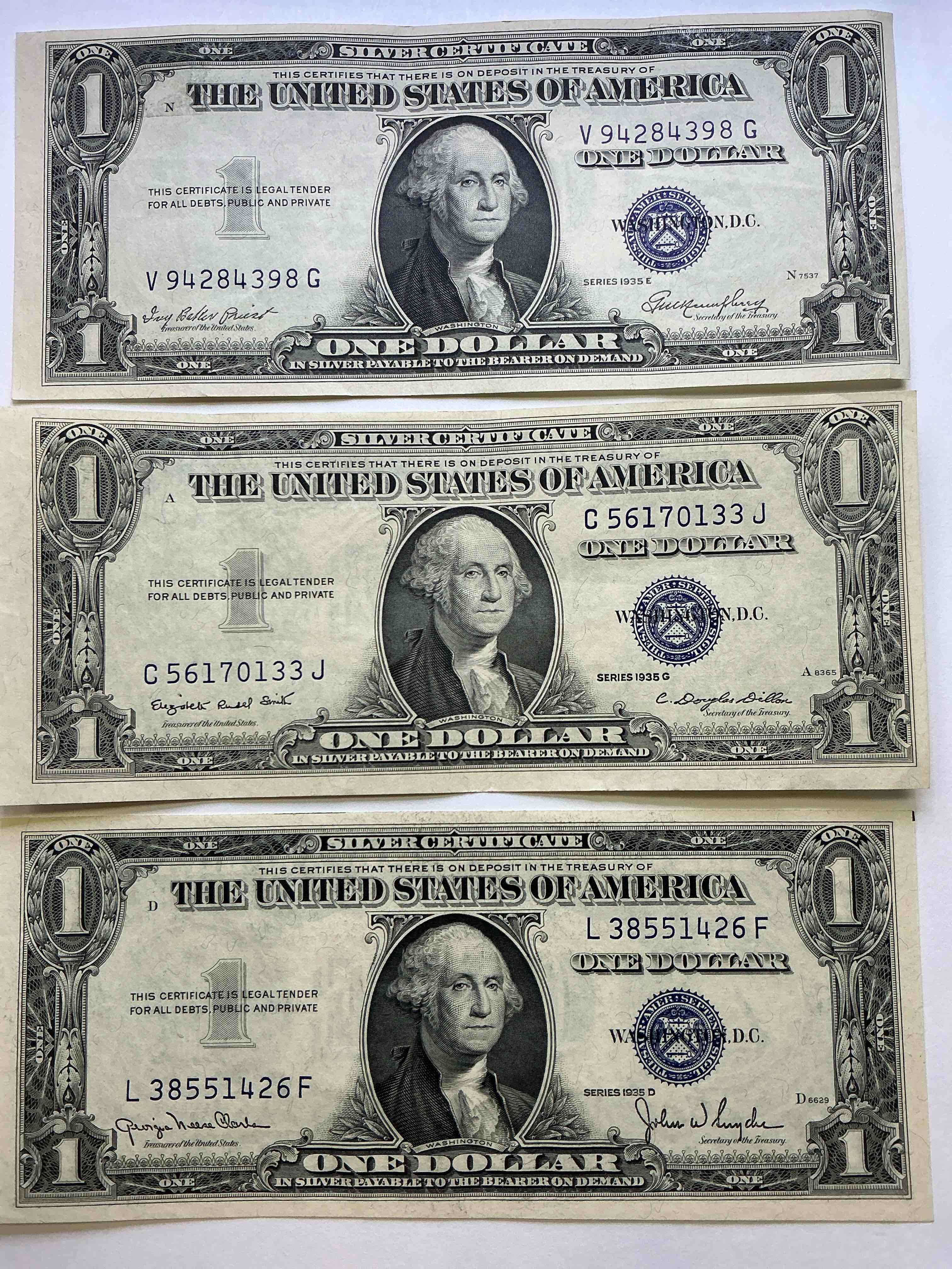 1935 Silver Certificates! Did You Know That Prior To 1964 One Dollar U.S. Paper Money Was Actually Redeemable For Silver Dollars?! Wow How Times Have Changed! Silver Certificates Were Produced From 1878 To 1964 & Are Still Considered Legal Tender At Face Value. Here Are Gorgeous, Circulated 1935 U.S. One Dollar Silver Certificate, With Highly Collectible "Blue Seal!* Own An Awesome Piece Of History!