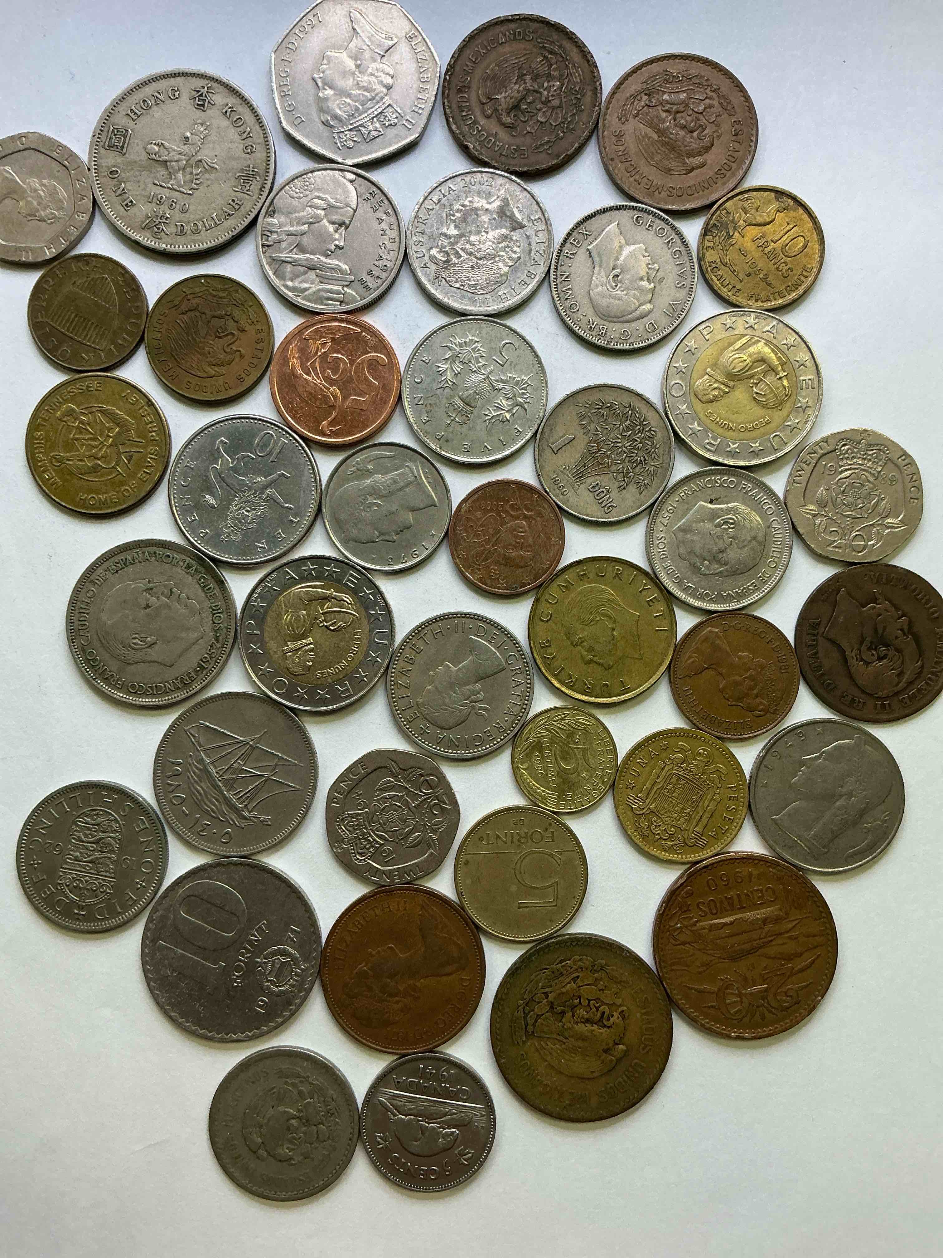 World Coins, Antique & Vintage! Each Lot Is Unique! Many Different Years, Countries, Sizes & Exotic Places. This Cool Collection Of Antique Coins From Around The World Is Loads Of Fun! Have Fun Identifying Each Coin & Country As A Great Educational Tool! A Great Investment Too!