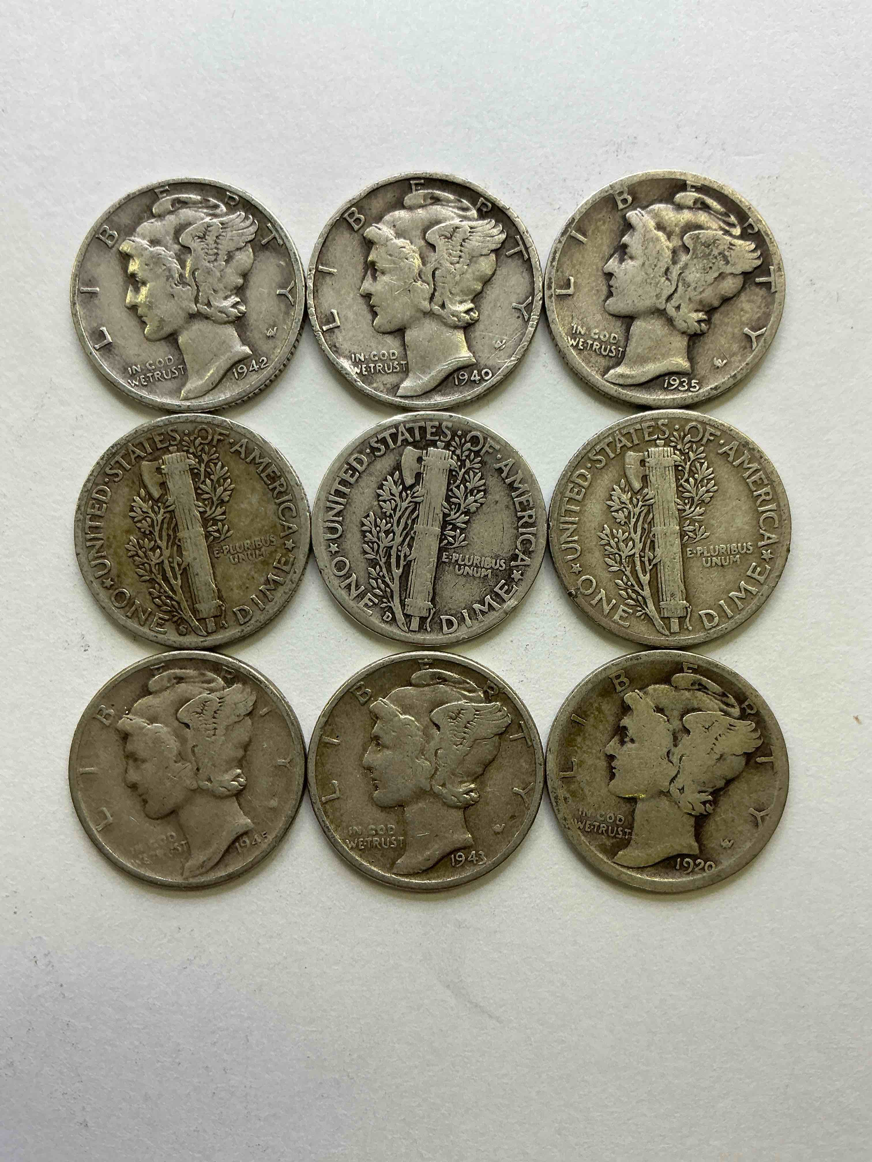 Antique U.S. Pure Fine Silver Mercury Dimes! Silver Mercury Dimes Were Minted From 1916-1945 & Have Become Serious Collector Items! Check Out These Awesome Examples, All In Nice, Circulated Condition With Visible Dates & Varying Years! Rare To Have Visible Dates! Makes For A Great Investment In Precious Metals, Mercury Dimes Are 90% Pure Fine Silver! They Don't Make Em' Like This Anymore!