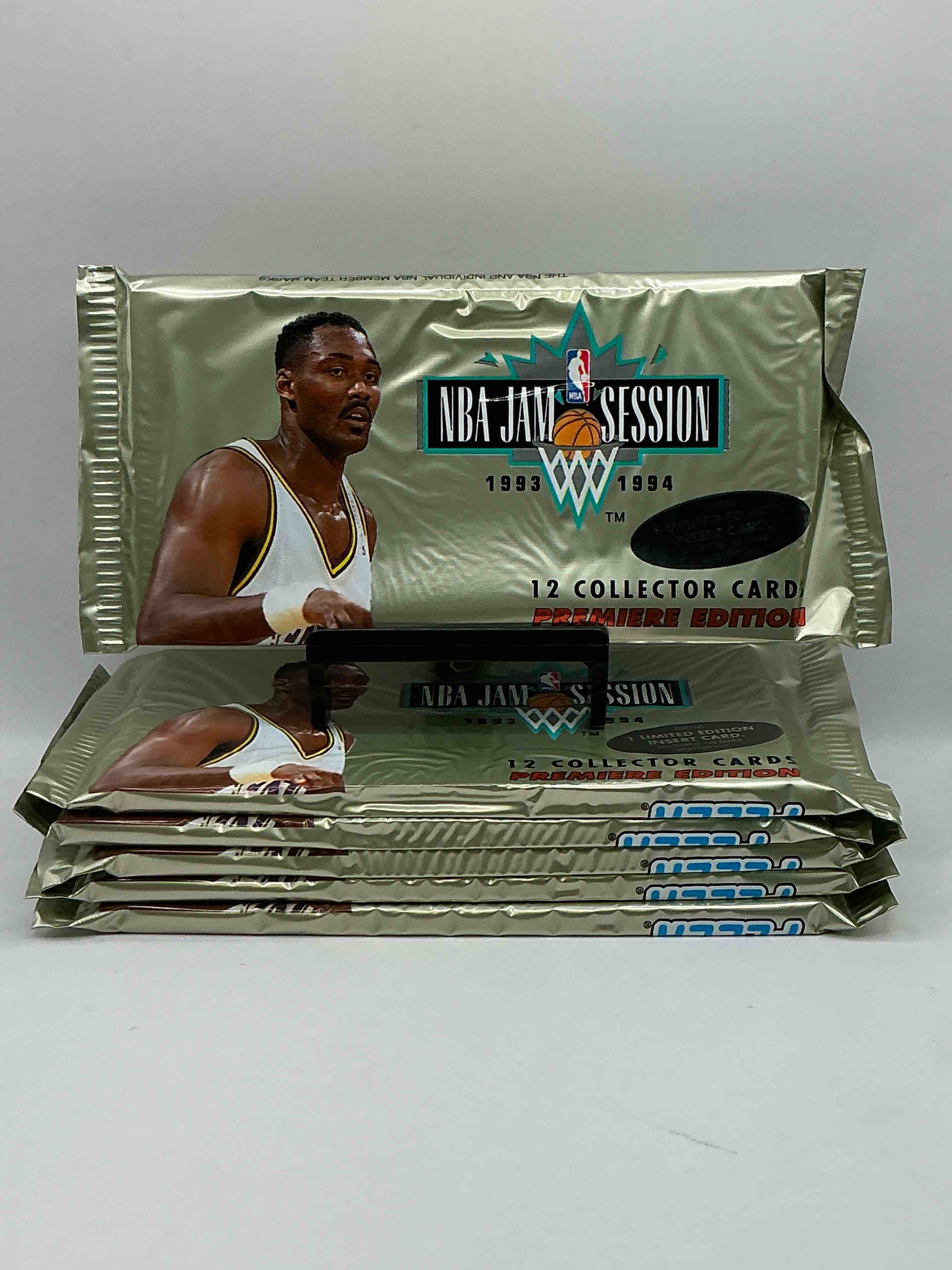 NBA Jam Session! 1993-94 Fleer NBA Jam Session Card Packs! 1 Limited Edition Foil Card Inside… These Premiere Edition Card Packs Are Rare! Look For Michael Jordan, Dennis Rodman & So Many More 80’s & 90’s Legends!