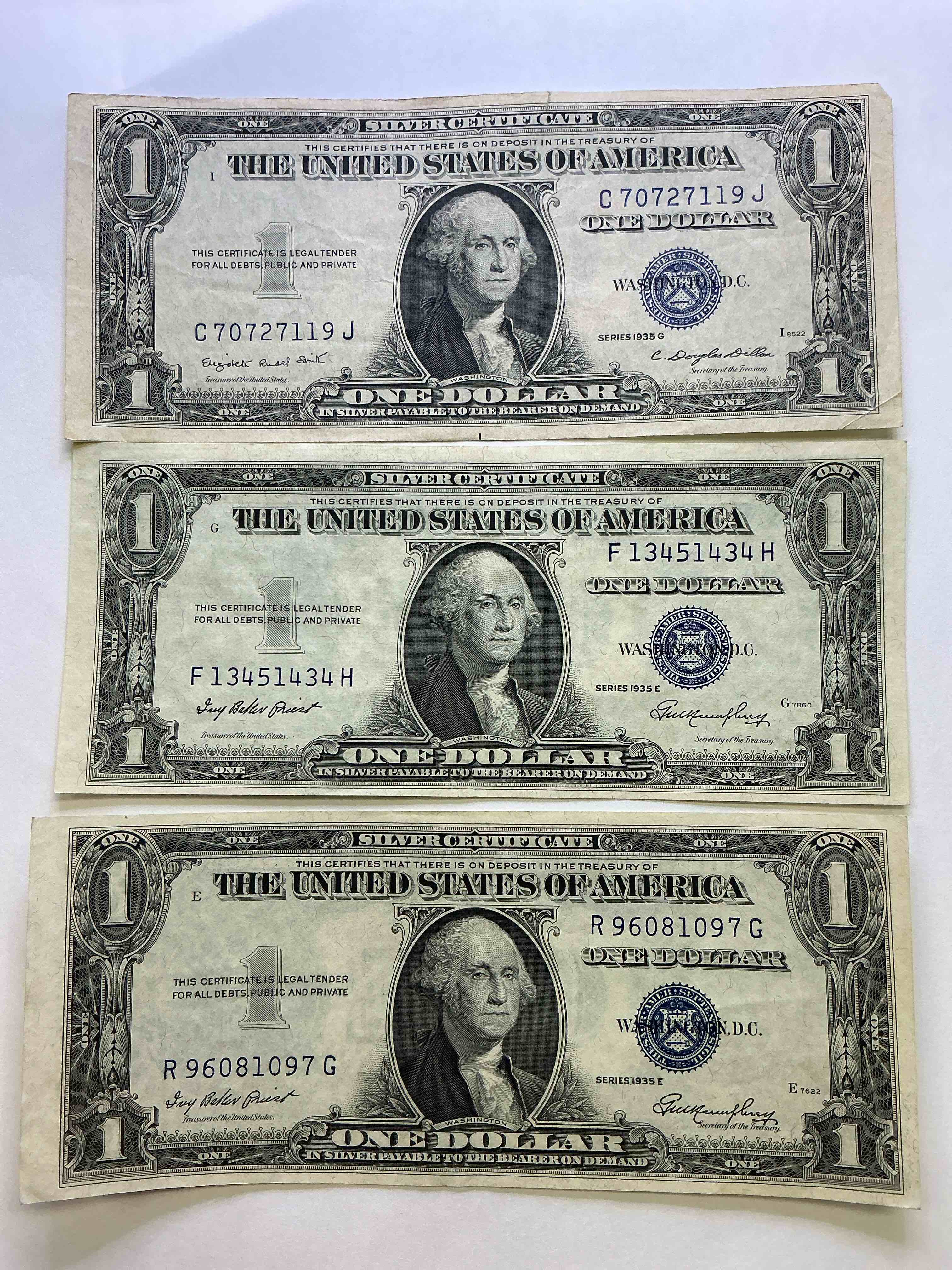 1935 Silver Certificates! Did You Know That Prior To 1964 One Dollar U.S. Paper Money Was Actually Redeemable For Silver Dollars?! Wow How Times Have Changed! Silver Certificates Were Produced From 1878 To 1964 & Are Still Considered Legal Tender At Face Value. Here Are Gorgeous, Circulated 1935 U.S. One Dollar Silver Certificate, With Highly Collectible "Blue Seal!* Own An Awesome Piece Of History!