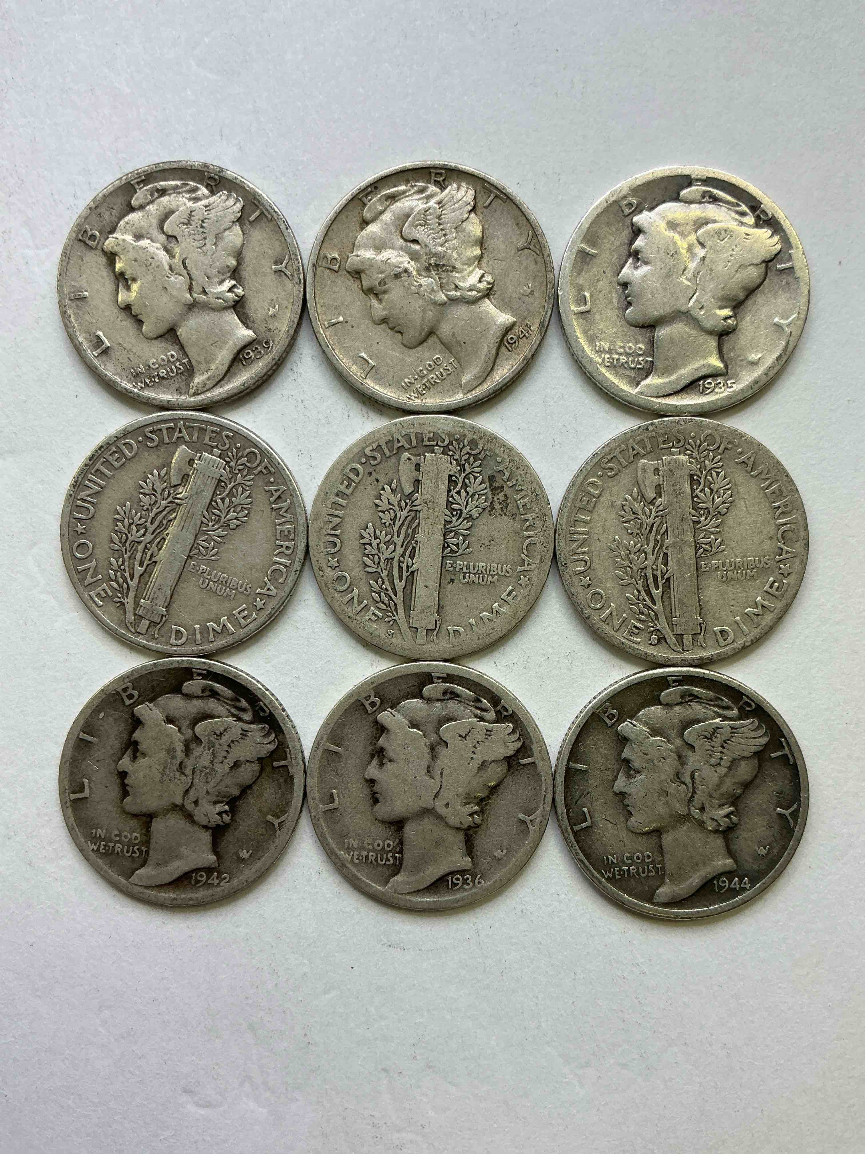 Antique U.S. Pure Fine Silver Mercury Dimes! Silver Mercury Dimes Were Minted From 1916-1945 & Have Become Serious Collector Items! Check Out These Awesome Examples, All In Nice, Circulated Condition With Visible Dates & Varying Years! Rare To Have Visible Dates! Makes For A Great Investment In Precious Metals, Mercury Dimes Are 90% Pure Fine Silver! They Don't Make Em' Like This Anymore!