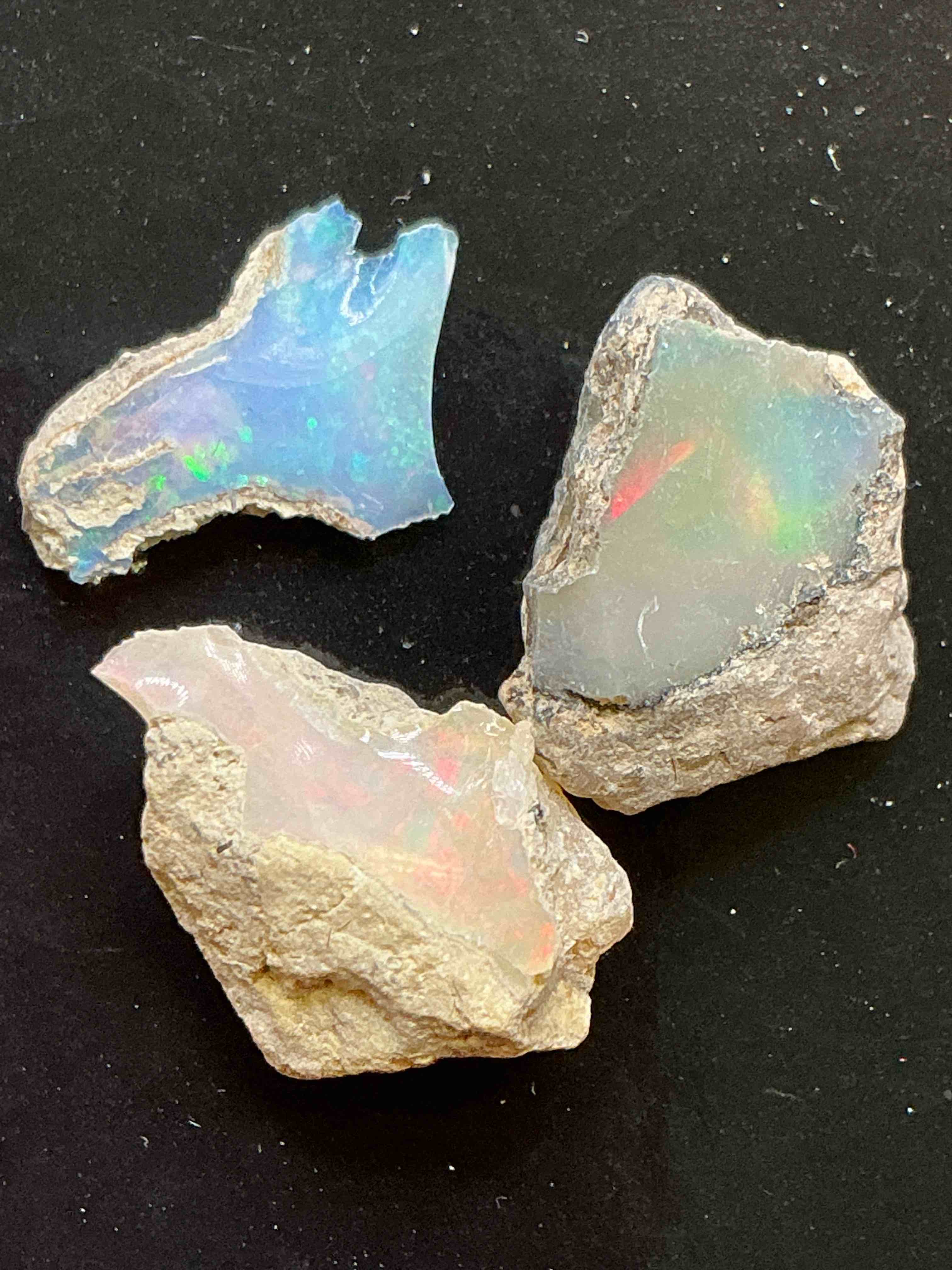 Opal Precious Gemstone, Raw, Authentic! Ethiopian Opal Gemstone, In Large & Raw, Prospected Form! Ethiopian Opals Are Famous For Their Stunning Clarity & Shimmering Color Hues! They Are Believed To Promote Hope, Purity & Love. The U.S. Dime In Image Is For Size Reference Only (Not Included). A Gemstone Like This In Raw Form Is Very Hard To Find! Own An Amazing, Stunning, Unique Opal Gemstone In Rare, Raw Form!