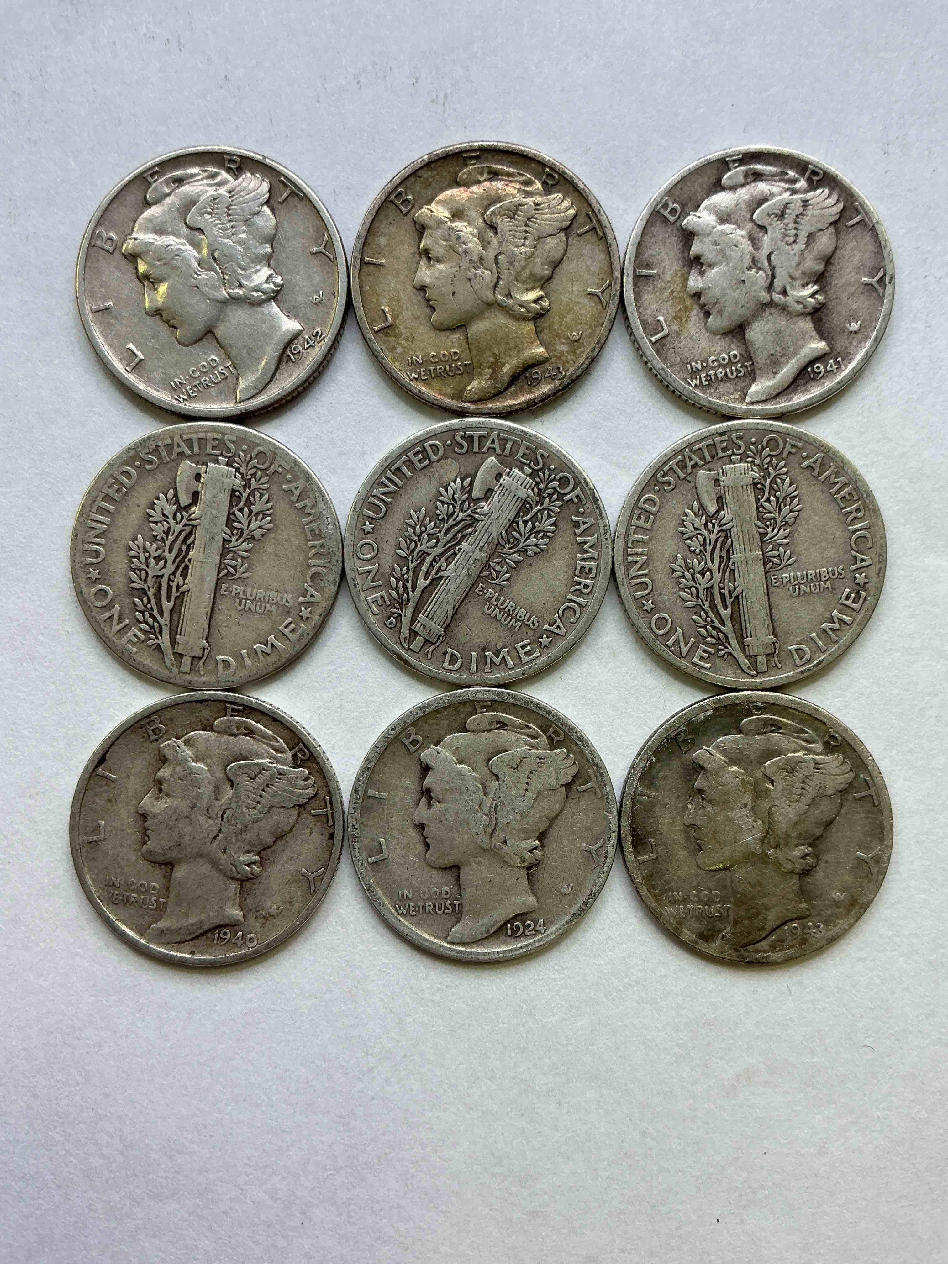 Antique U.S. Pure Fine Silver Mercury Dimes! Silver Mercury Dimes Were Minted From 1916-1945 & Have Become Serious Collector Items! Check Out These Awesome Examples, All In Nice, Circulated Condition With Visible Dates & Varying Years! Rare To Have Visible Dates! Makes For A Great Investment In Precious Metals, Mercury Dimes Are 90% Pure Fine Silver! They Don't Make Em' Like This Anymore!