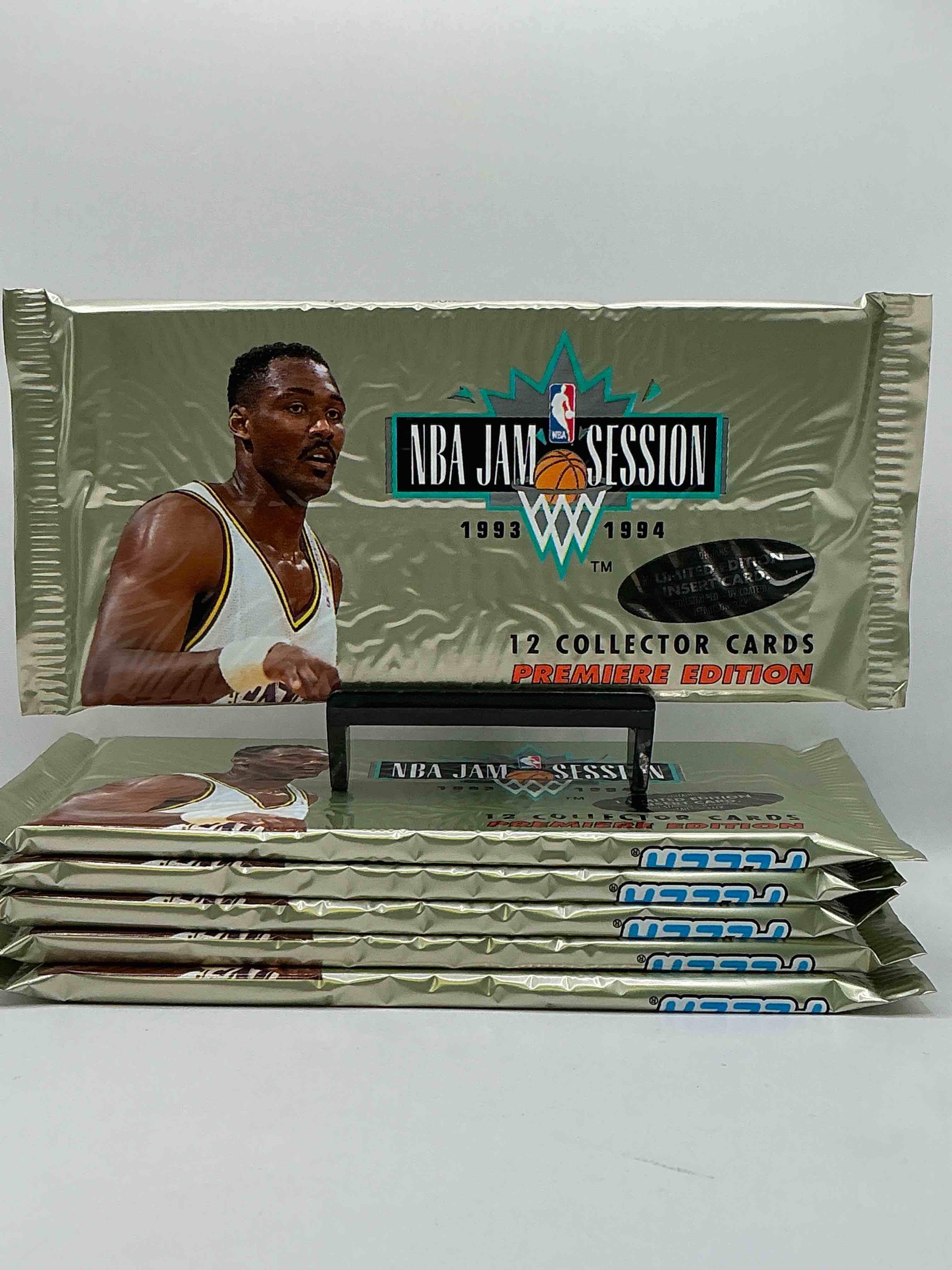 NBA Jam Session! 1993-94 Fleer NBA Jam Session Card Packs! 1 Limited Edition Foil Card Inside… These Premiere Edition Card Packs Are Rare! Look For Michael Jordan, Dennis Rodman & So Many More 80’s & 90’s Legends!