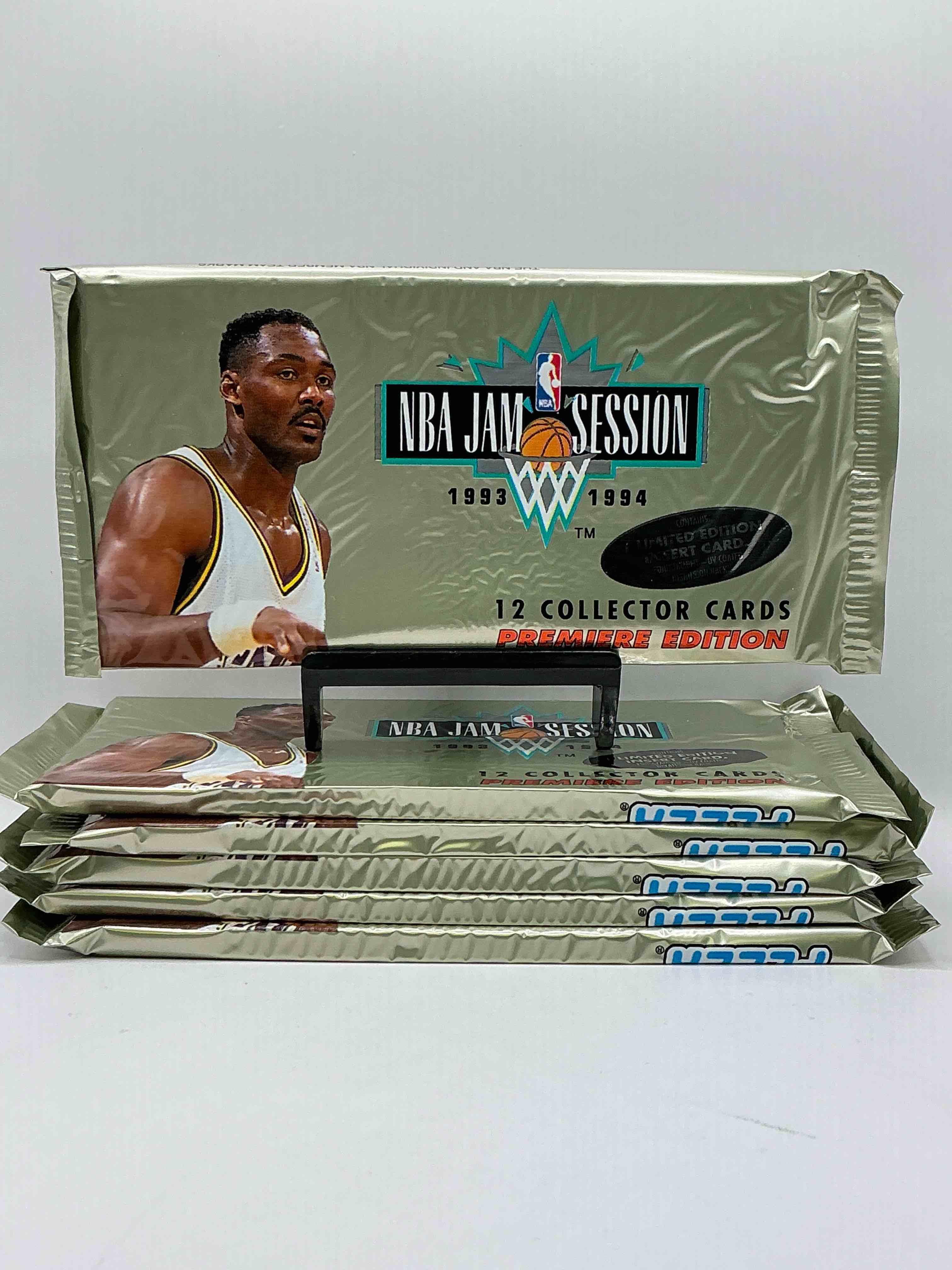 NBA Jam Session! 1993-94 Fleer NBA Jam Session Card Packs! 1 Limited Edition Foil Card Inside… These Premiere Edition Card Packs Are Rare! Look For Michael Jordan, Dennis Rodman & So Many More 80’s & 90’s Legends!