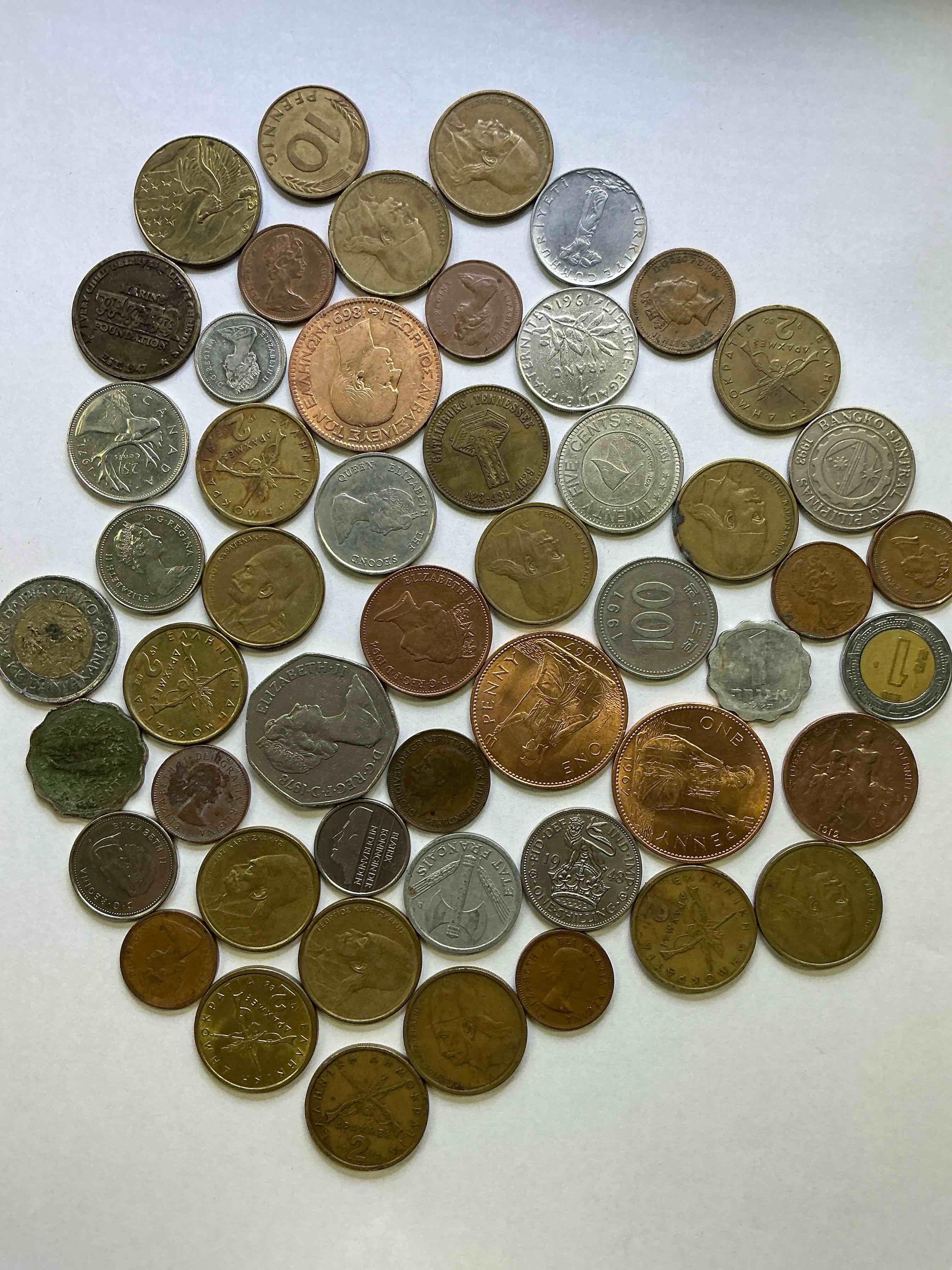 World Coins, Antique & Vintage! Each Lot Is Unique! Many Different Years, Countries, Sizes & Exotic Places. This Cool Collection Of Antique Coins From Around The World Is Loads Of Fun! Have Fun Identifying Each Coin & Country As A Great Educational Tool! A Great Investment Too!
