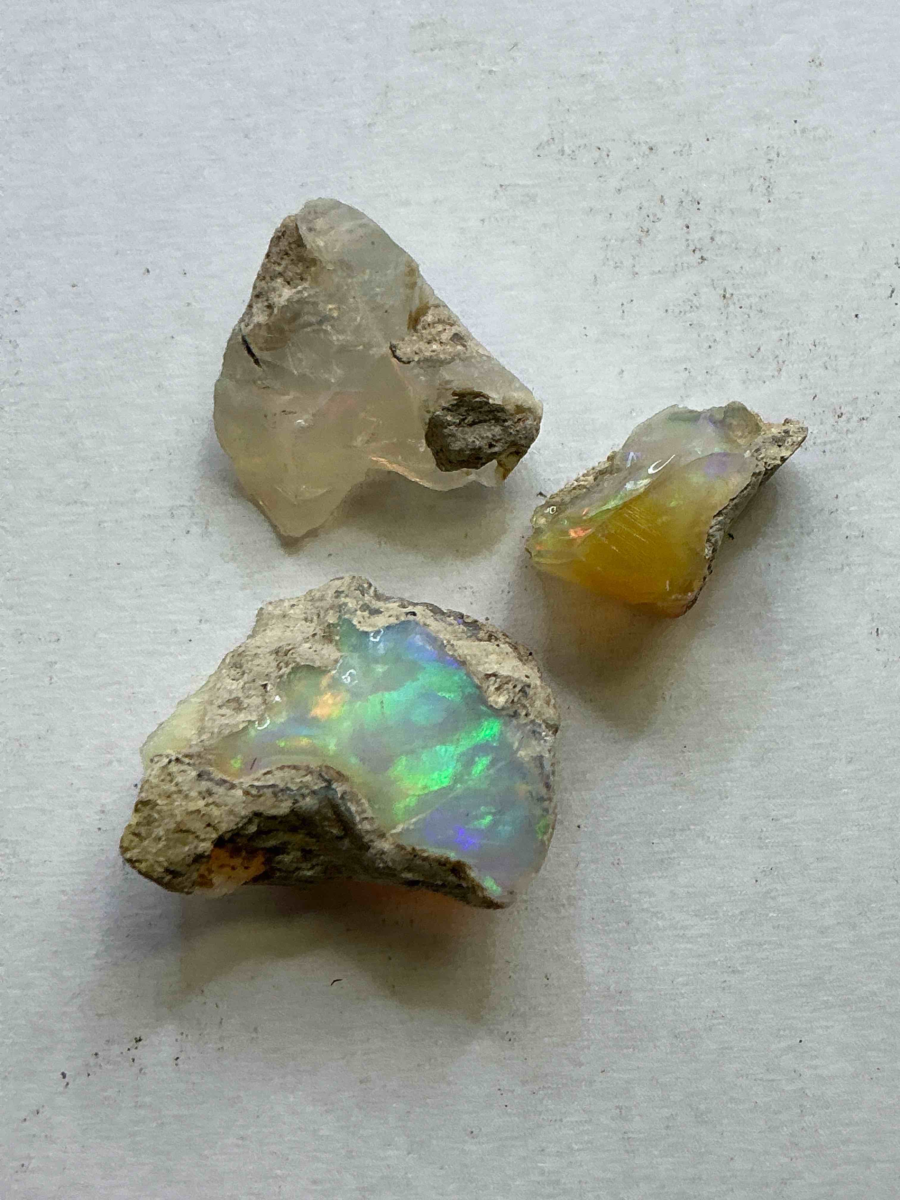 Opal Precious Gemstone, Authentic! Opal Gèmstone, Cut And/Or Faceted & Polished! Opals Are Famous For Their. Stunning Clarity & Hues & Likely Originate From Ethiopia. Opals Are Believed To Promote Hope, Purity & Love. The U.S. Dime In Image Is For Size Reference Only (Not Included). Own An Amazing, Stunning, Unique Opal Gemstone!