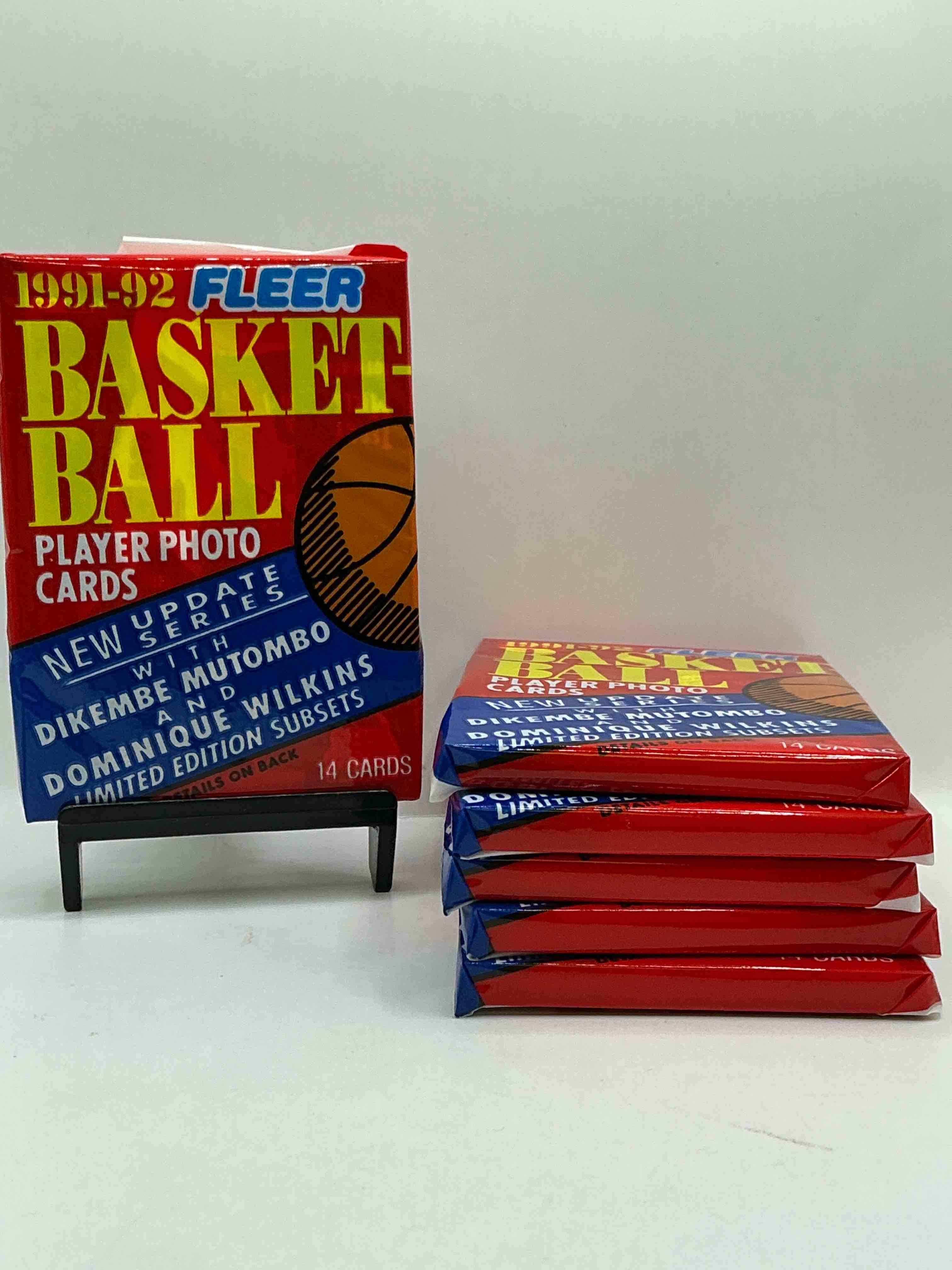 Basketball Wow! Rare 1991/92 NBA Fleer Sealed Sports Collectible Card Pack, Direct From Original Sealed Retail Case! So Many Awesome Cards To Search For Michael Jordan (PSA 10 Value $150) Larry Bird, Magic Johnson & Too Many Other Great Cards To List! Hard To Find, Excellent Like-New Condition!