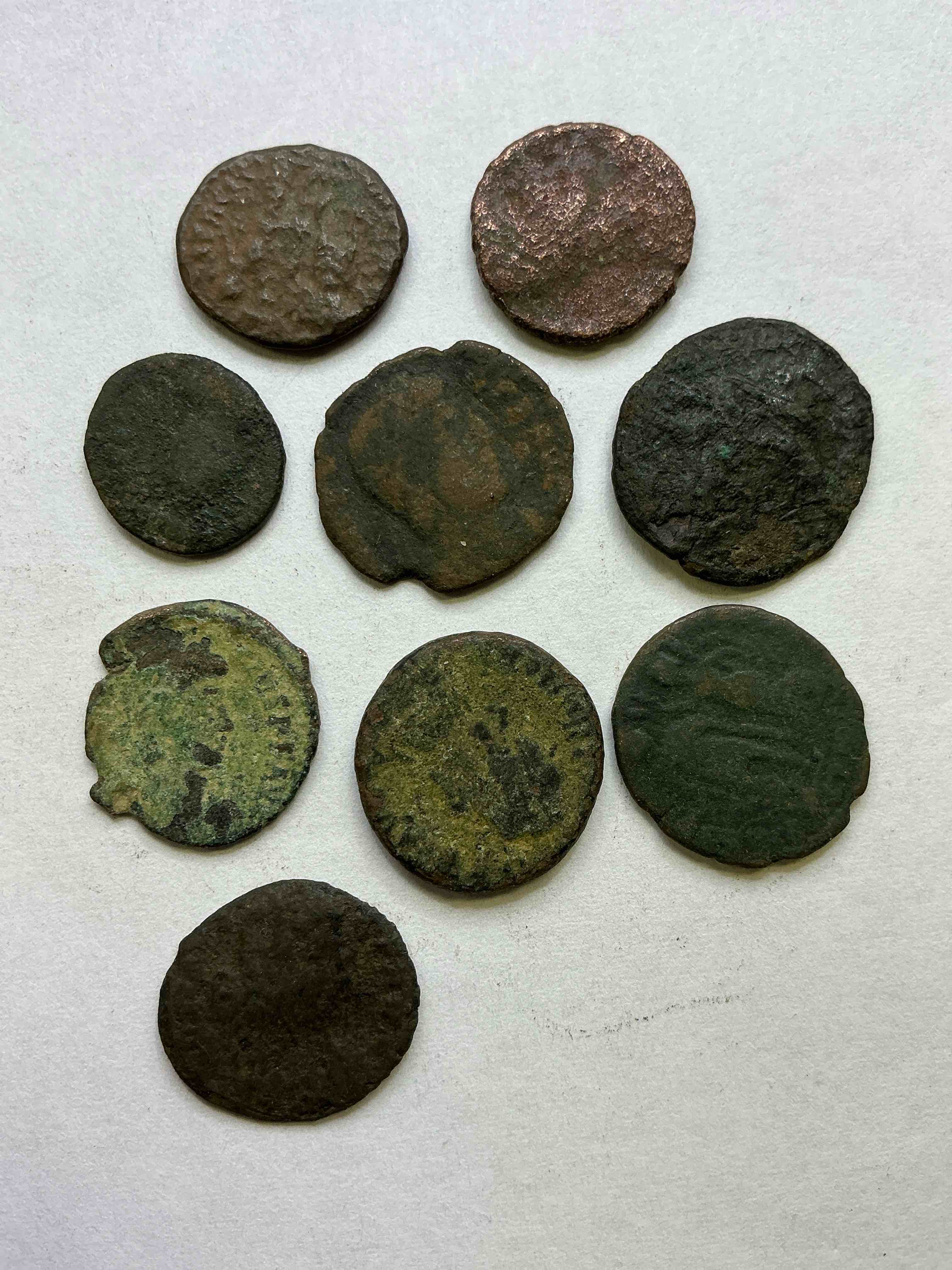 Ancient Roman Coins! 1,600-1700 YEARS OLD Approximately! Check Out These Amazing Authentic Pieces Of History, Ancient Roman Bronze Coins From The Approx 300 to 400 A.D Era... Serious Pieces Of History & Serious Colléctor Items! Own Authentic Pieces Of Ancient History!