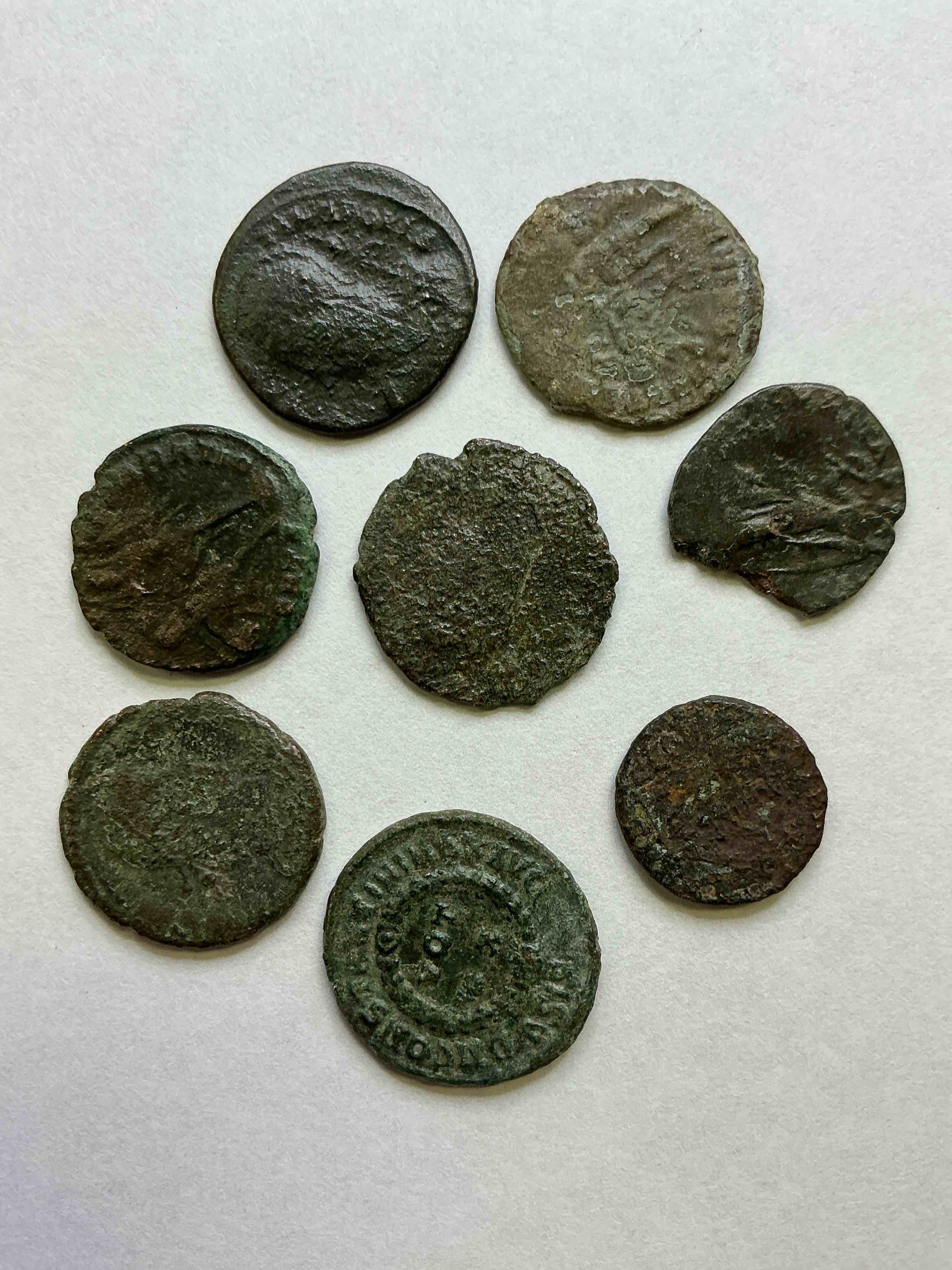 Ancient Roman Coins! 1,600-1700 YEARS OLD Approximately! Check Out These Amazing Authentic Pieces Of History, Ancient Roman Bronze Coins From The Approx 300 to 400 A.D Era... Serious Pieces Of History & Serious Colléctor Items! Own Authentic Pieces Of Ancient History!