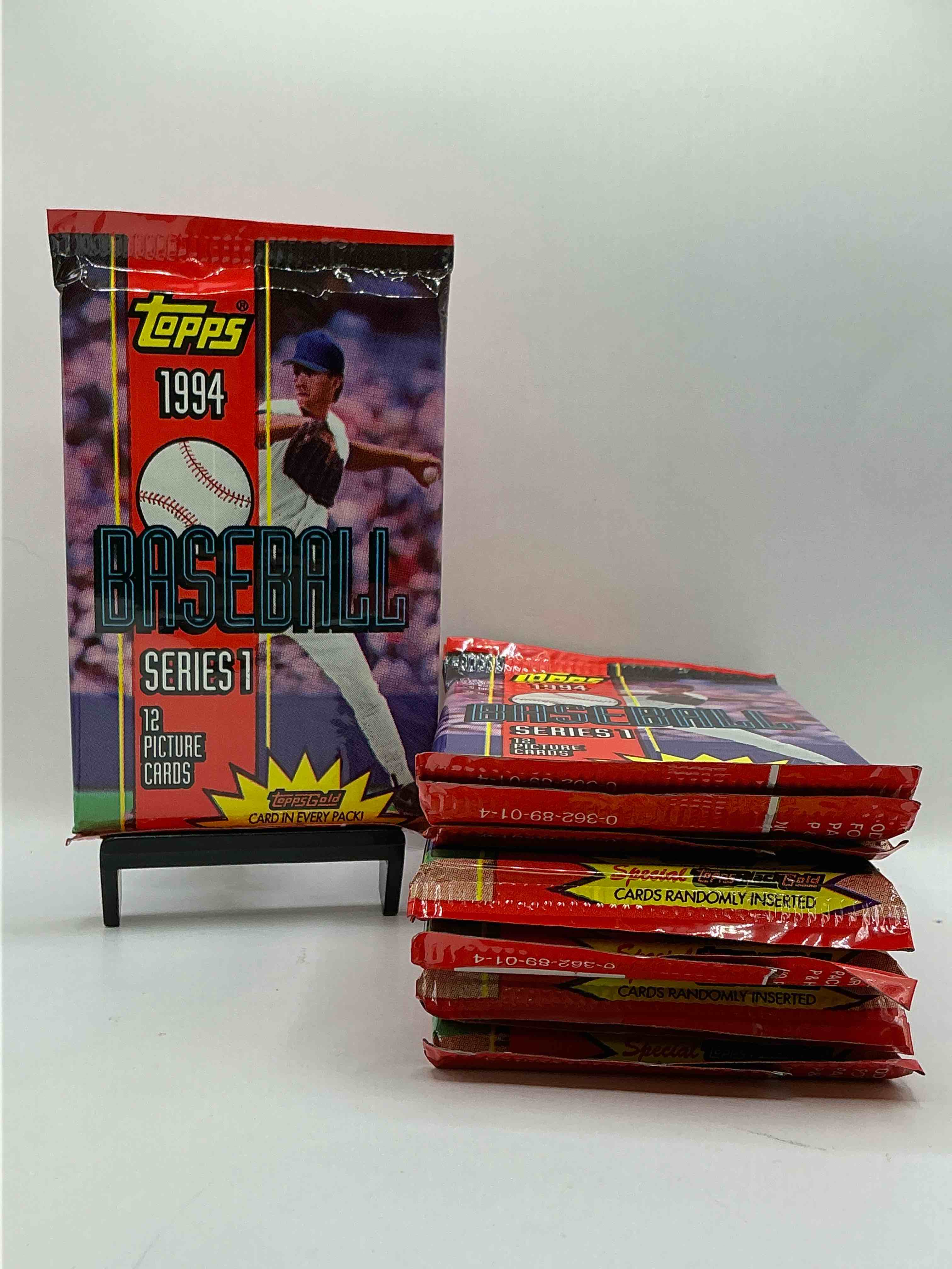 Wow! 1994 Topps Baseball Sealed Pack, Series One, Direct From Original Retail Case! Search For Topps Gold Card In Every Pack & Nolan Ryan Last Year Farewell Memento Card. Hard To Find!