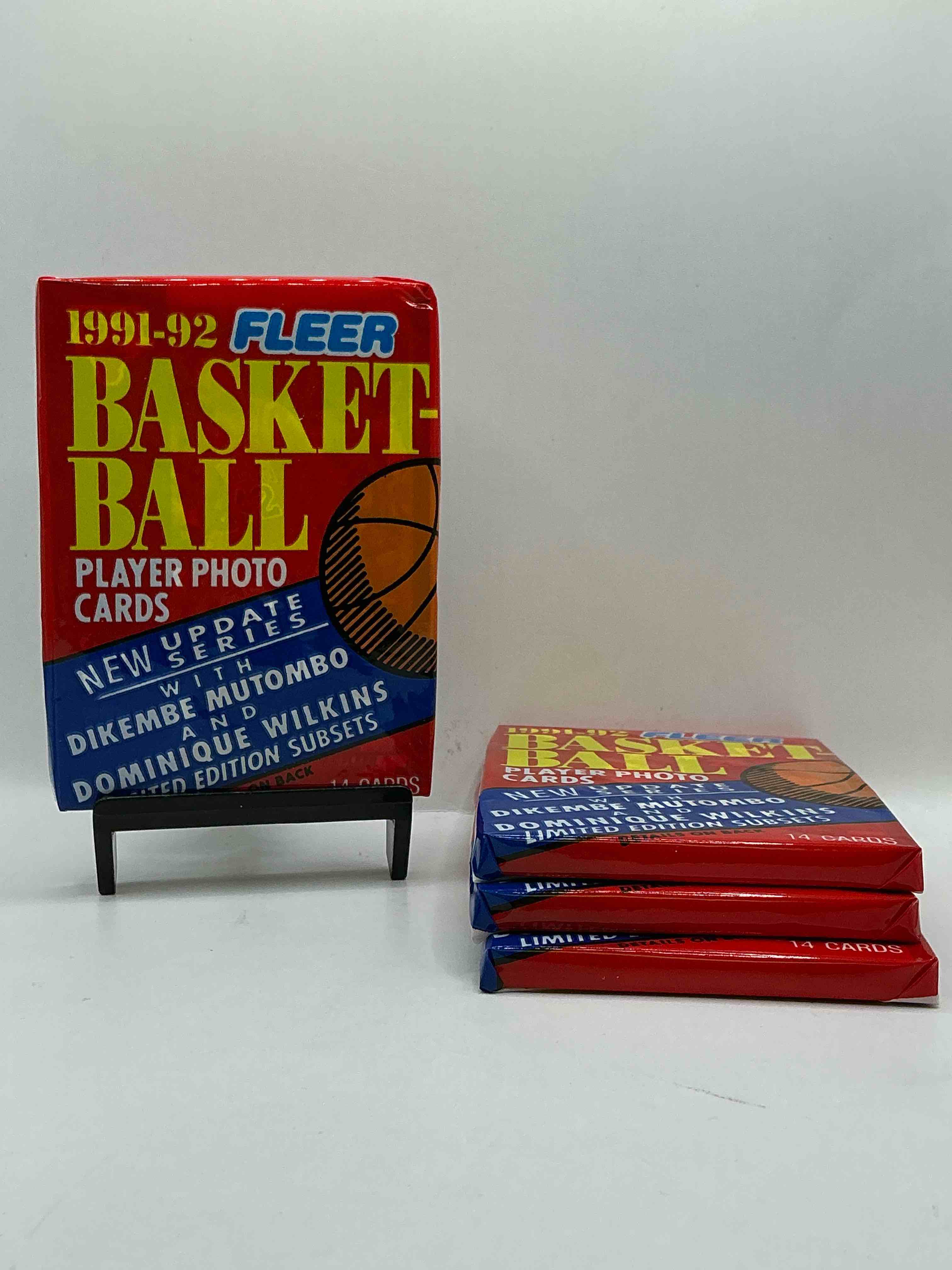 Basketball Wow! Rare 1991/92 NBA Fleer Sealed Sports Collectible Card Pack, Direct From Original Sealed Retail Case! So Many Awesome Cards To Search For Michael Jordan (PSA 10 Value $150) Larry Bird, Magic Johnson & Too Many Other Great Cards To List! Hard To Find, Excellent Like-New Condition!