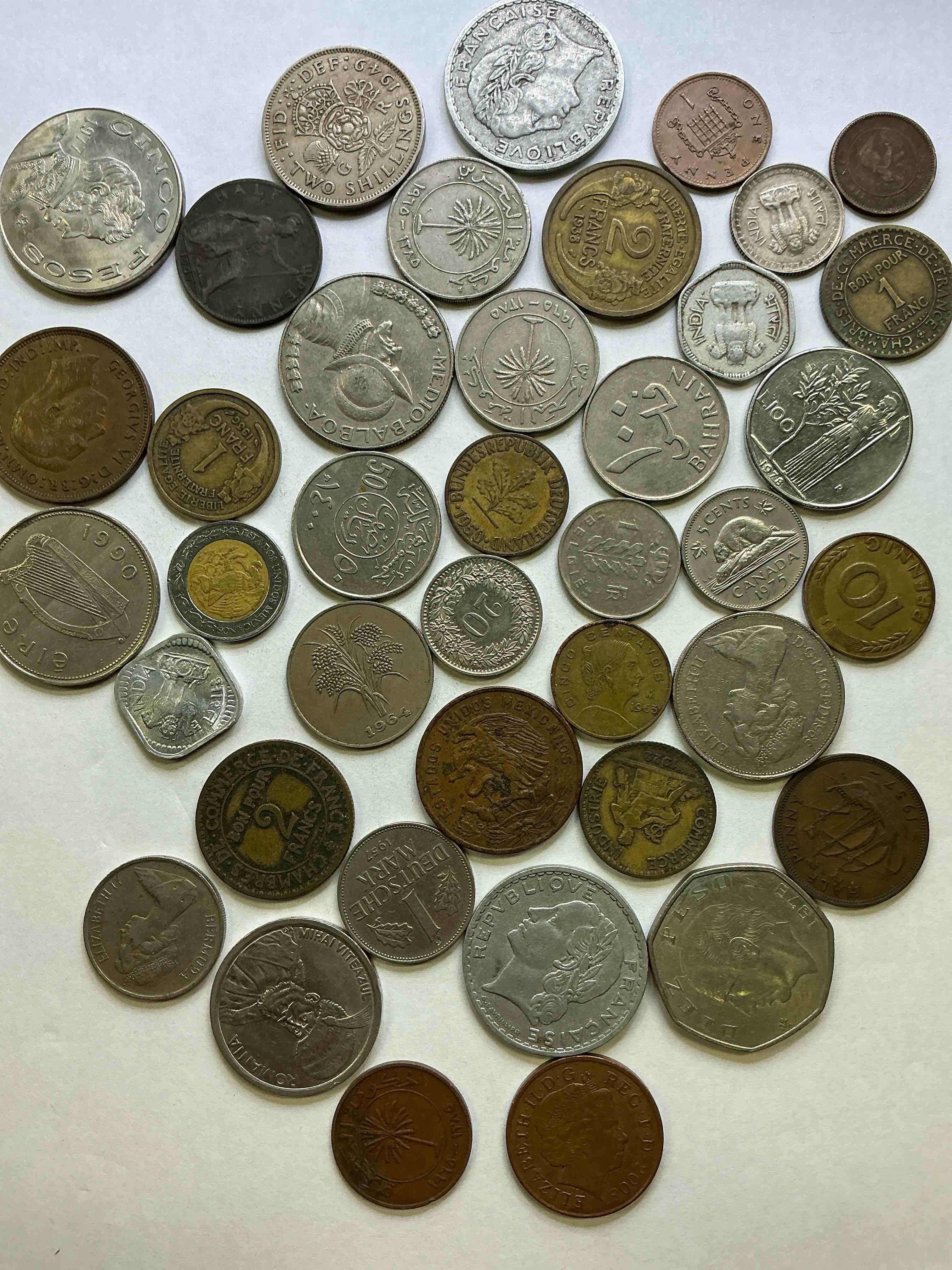 World Coins, Antique & Vintage! Each Lot Is Unique! Many Different Years, Countries, Sizes & Exotic Places. This Cool Collection Of Antique Coins From Around The World Is Loads Of Fun! Have Fun Identifying Each Coin & Country As A Great Educational Tool! A Great Investment Too!