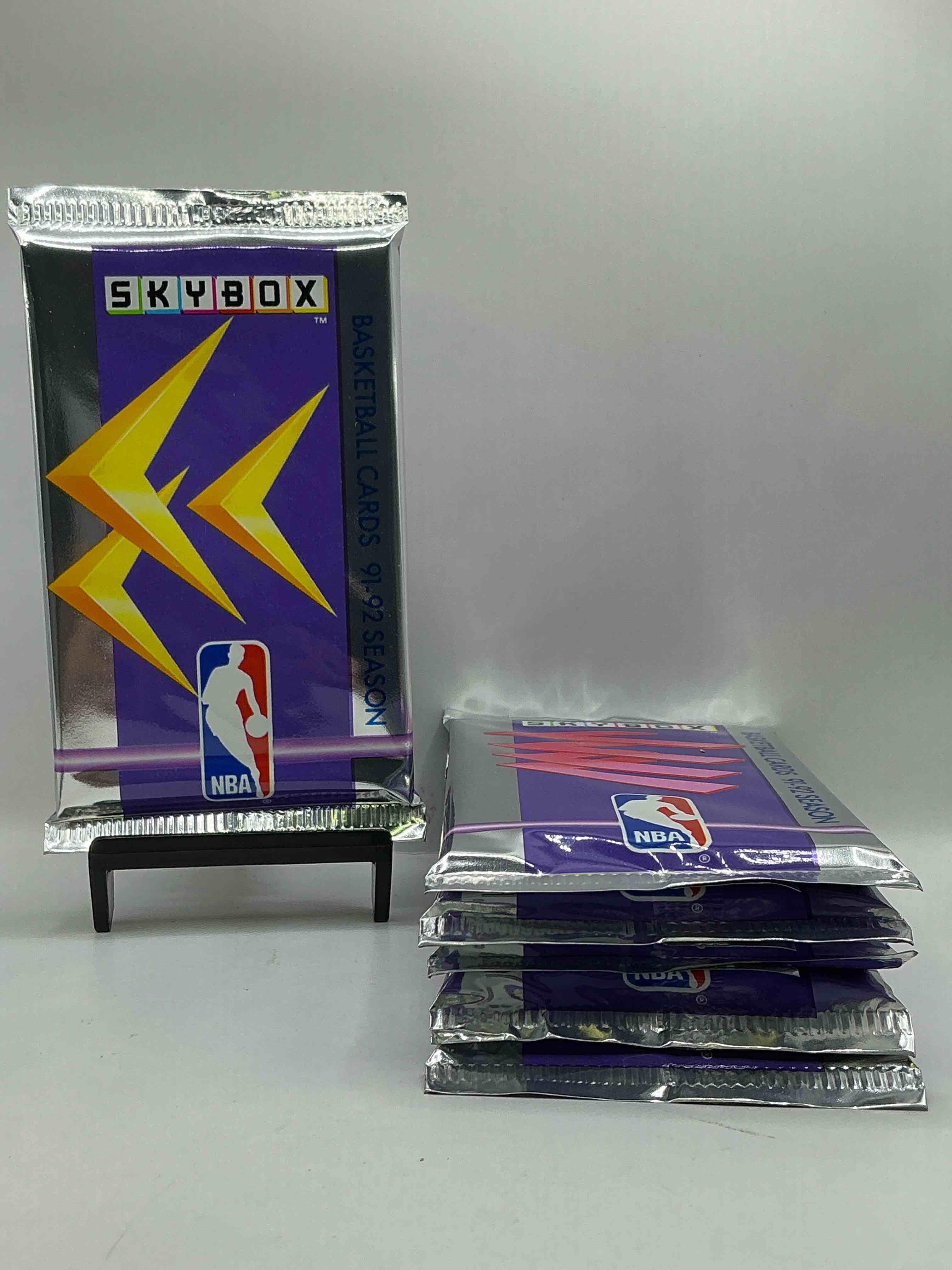 Basketball Wow! Rare 1991/92 NBA Skybox Sealed Card Pack, Direct From Original Sealed Retail Case! So Many Awesome Cards To Search For Like Team USA Card (PSA 10 Value $500), #544 Team USA 1 Card (PSA 10 Value $300), Michael Jordon #39 (PSA 10 Value $150) & Too Many Other Great Cards To List! Hard To Find, Excellent Like-New Condition!