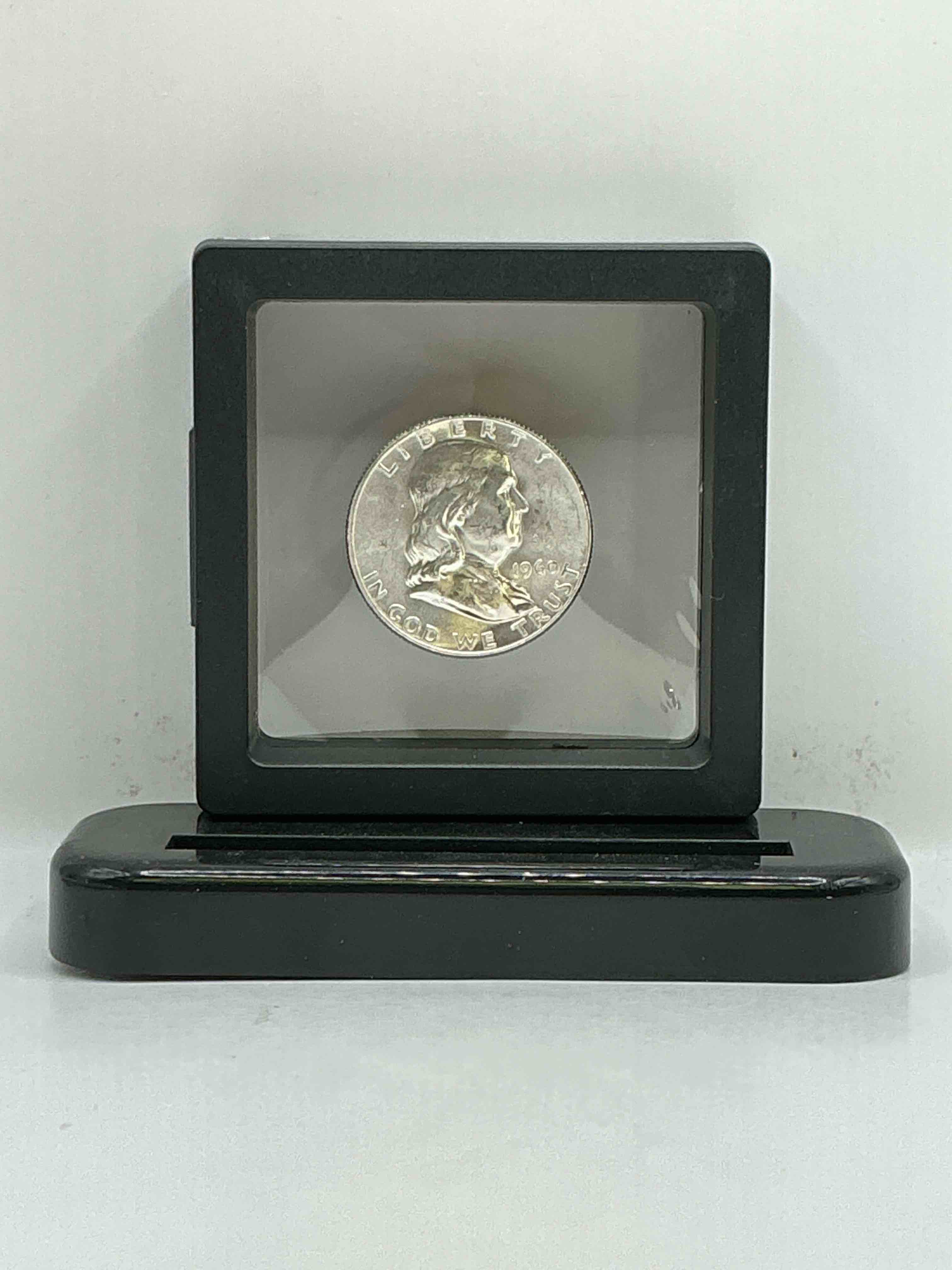 Uncirculated Ben Franklin Silver! Pre 1965 Silver U.S. Half Dollar Coins! Before 1965 American Half Dollars Were Actually Silver, Here Is A Gorgeous Example Of A Rare Ben Franklin Silver Half Dollar. Uncirculated, Great Condition & Great For Investing In Precious Metals! These Heavy Half Dollars Were Minted At 90% Silver and 10% Copper, Giving Them A Net Weight Of .36169 Ounces Of Pure Silver Per Coin! Getting Very Rare. Invest & Win!