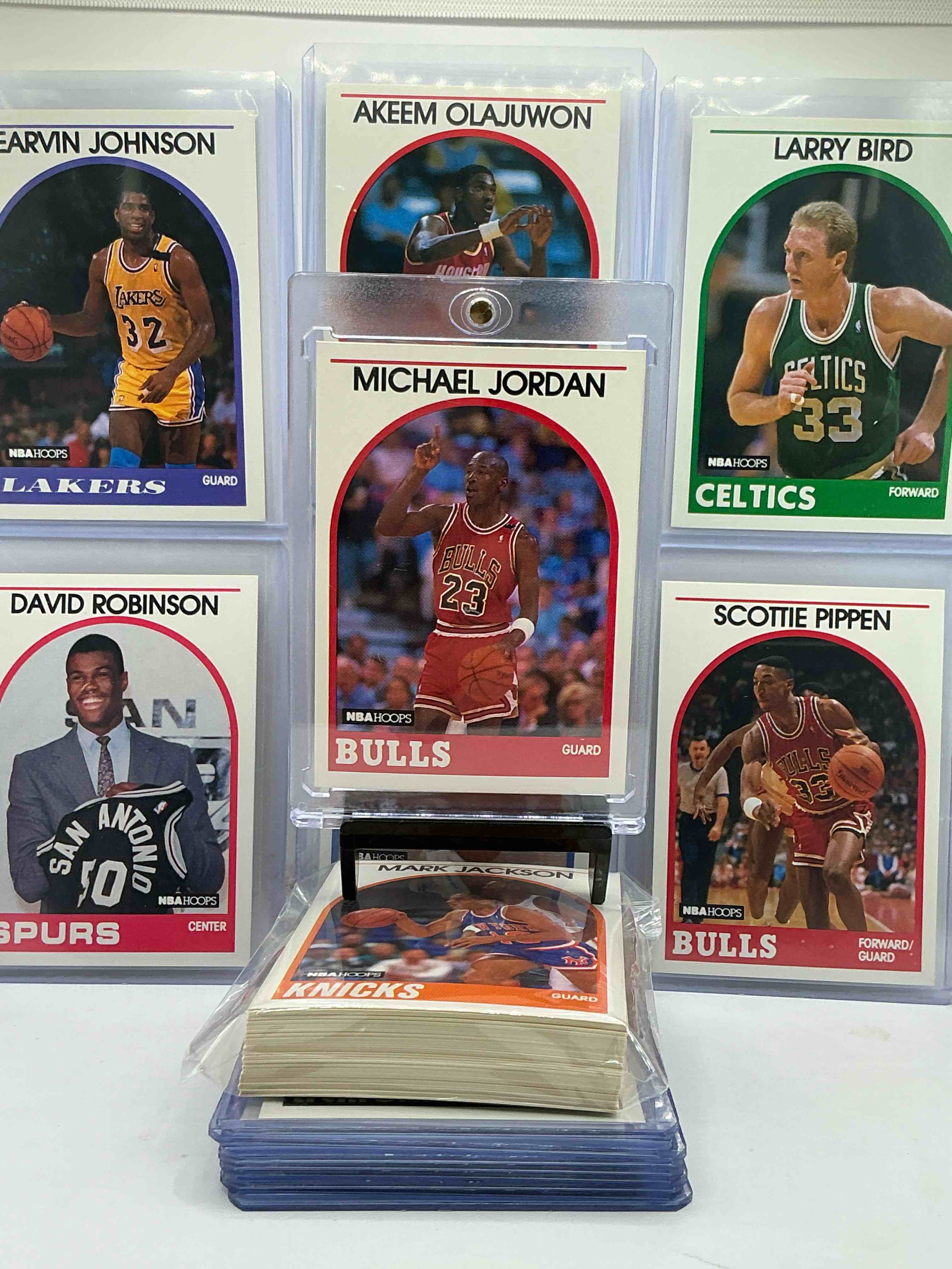 1989 NBA Basketball! David Robinson Rookie! 1989 NBA Card Combo! The BEST Cards From The Year! Michael Jordan, Magic Johnson, Larry Bird, Scottie Pippen, Charles Barkley, John Stockton, Reggie Miller, Isiah Thomas, Akeem Olajuwon, Clyde Drexler, Karl Malone & So Many More! 50 Card Lot! All Stars, Hall Of Famers, Champions & More, The Perfect Mix Of Miscellaneous '89 NBA Variety!