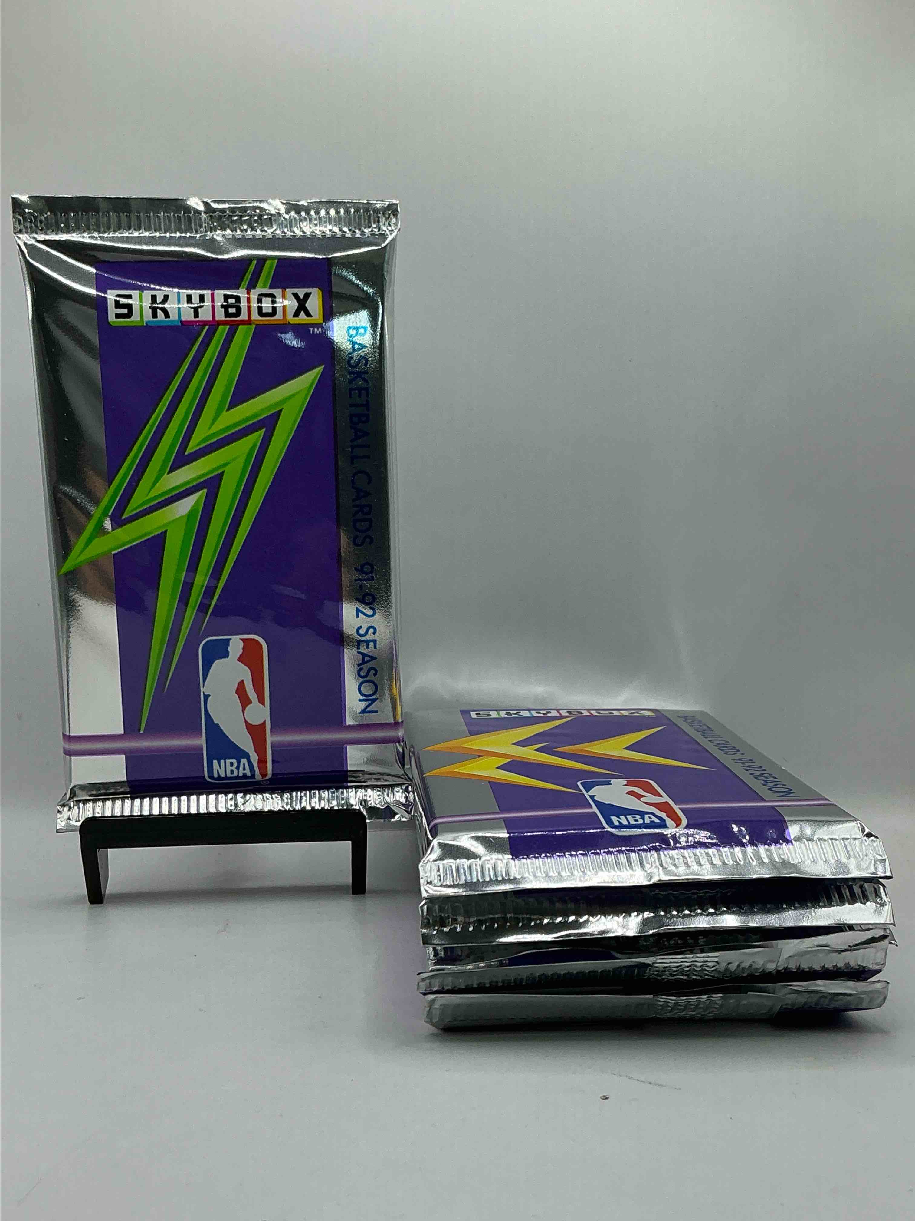 Basketball Wow! Rare 1991/92 NBA Skybox Sealed Card Pack, Direct From Original Sealed Retail Case! So Many Awesome Cards To Search For Like Team USA Card (PSA 10 Value $500), #544 Team USA 1 Card (PSA 10 Value $300), Michael Jordon #39 (PSA 10 Value $150) & Too Many Other Great Cards To List! Hard To Find, Excellent Like-New Condition!