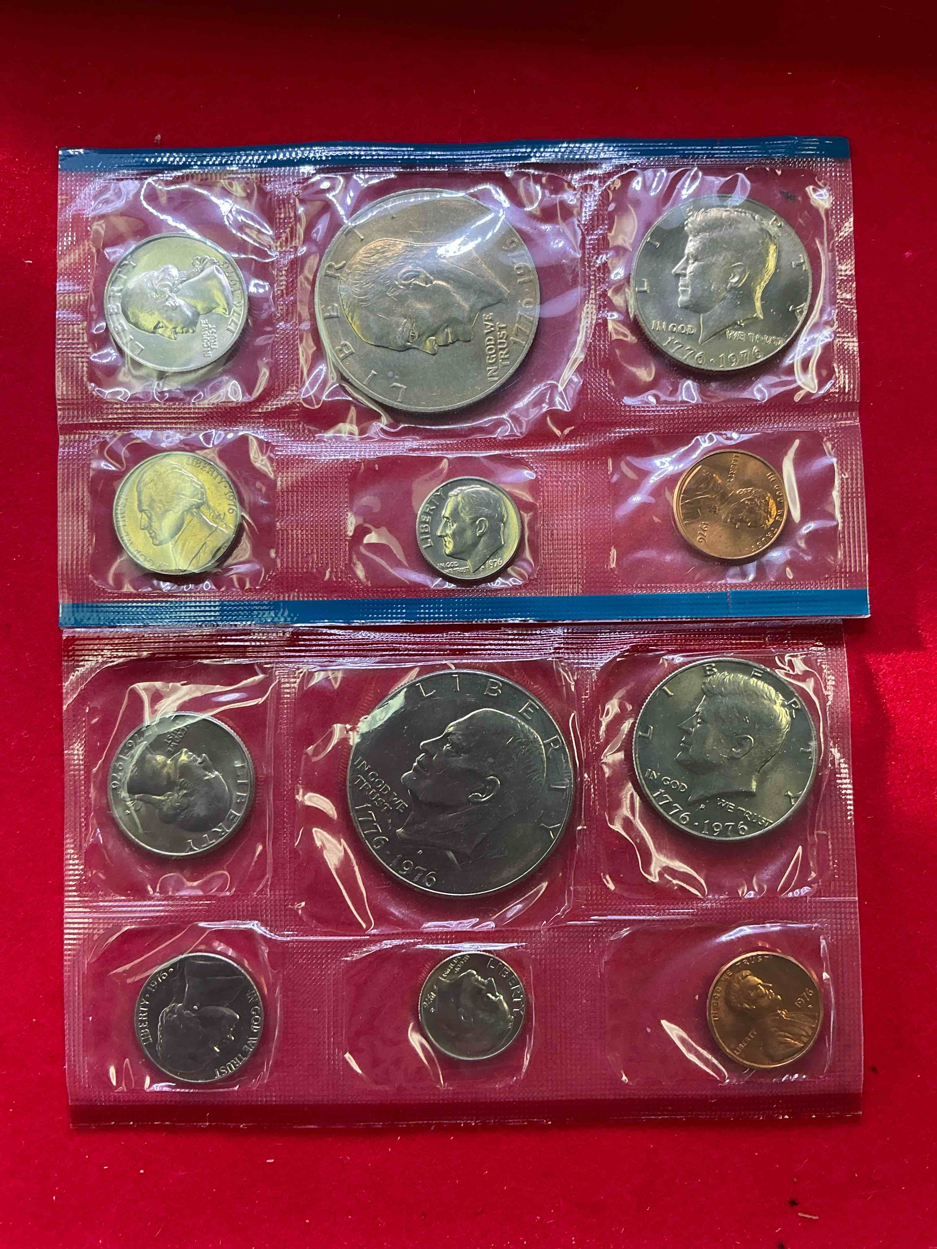 Uncirculated 1977 Mint Set! 12 Coin Set, Including Ike Dollars, Half Dollars, Quarters, Dimes, Nickels & Pennies! Insane Mint Set From The Late 70’s! 