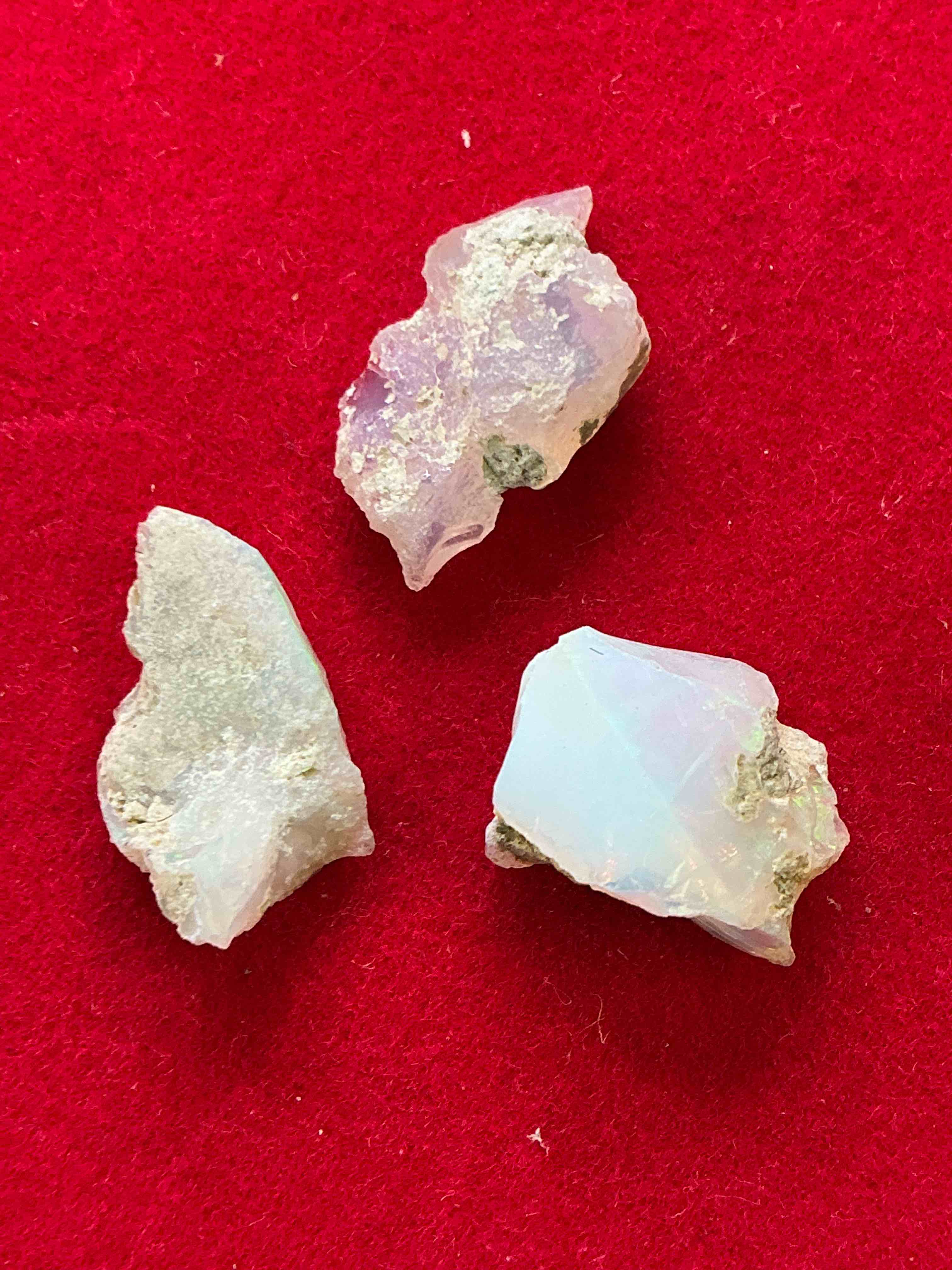 Opal Precious Gemstone, Authentic! Opal Gèmstone, Cut And/Or Faceted & Polished! Opals Are Famous For Their. Stunning Clarity & Hues & Likely Originate From Ethiopia. Opals Are Believed To Promote Hope, Purity & Love. The U.S. Dime In Image Is For Size Reference Only (Not Included). Own An Amazing, Stunning, Unique Opal Gemstone!