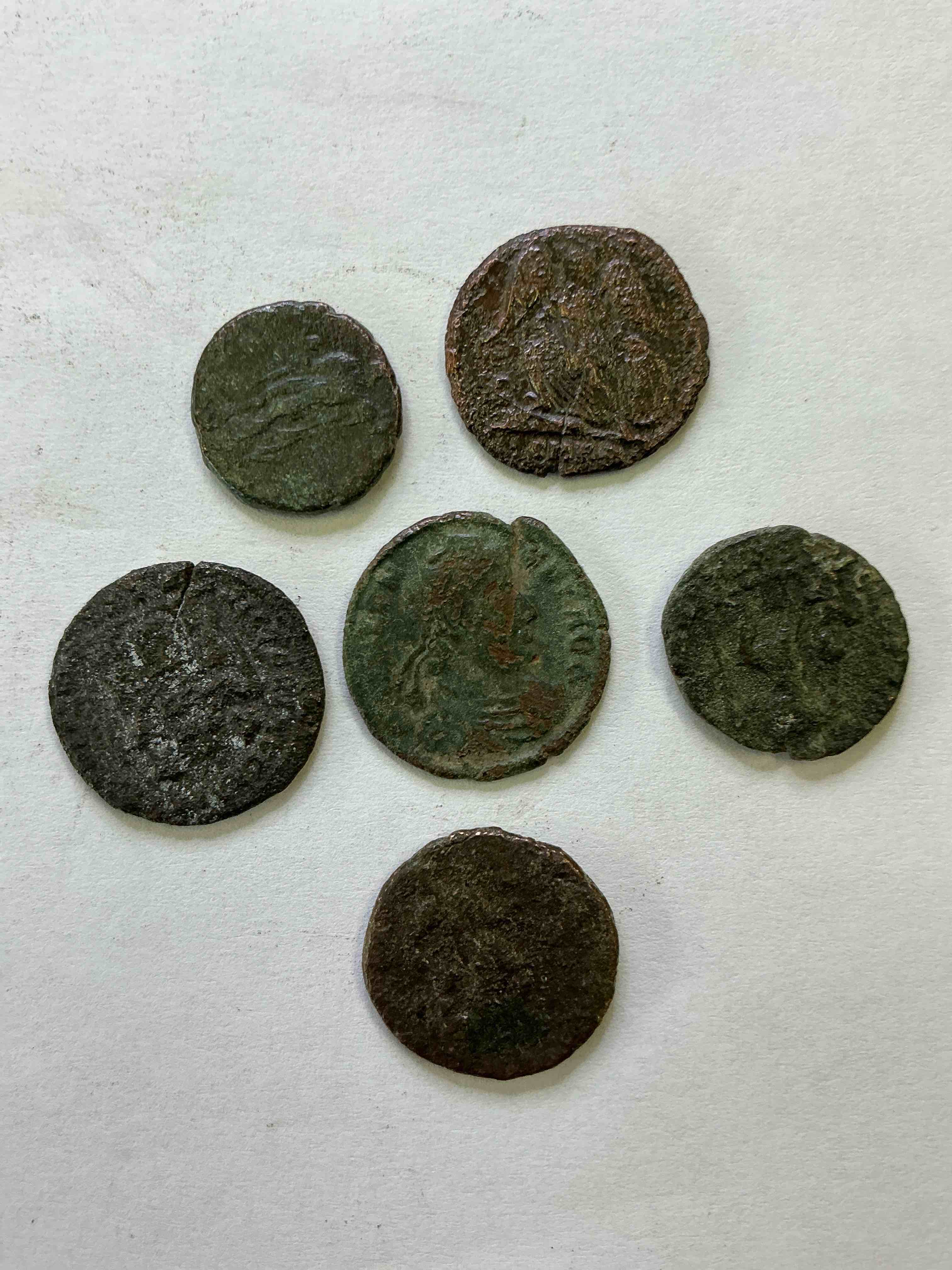Ancient Roman Coins! 1,600-1700 YEARS OLD Approximately! Check Out These Amazing Authentic Pieces Of History, Ancient Roman Bronze Coins From The Approx 300 to 400 A.D Era... Serious Pieces Of History & Serious Colléctor Items! Own Authentic Pieces Of Ancient History!