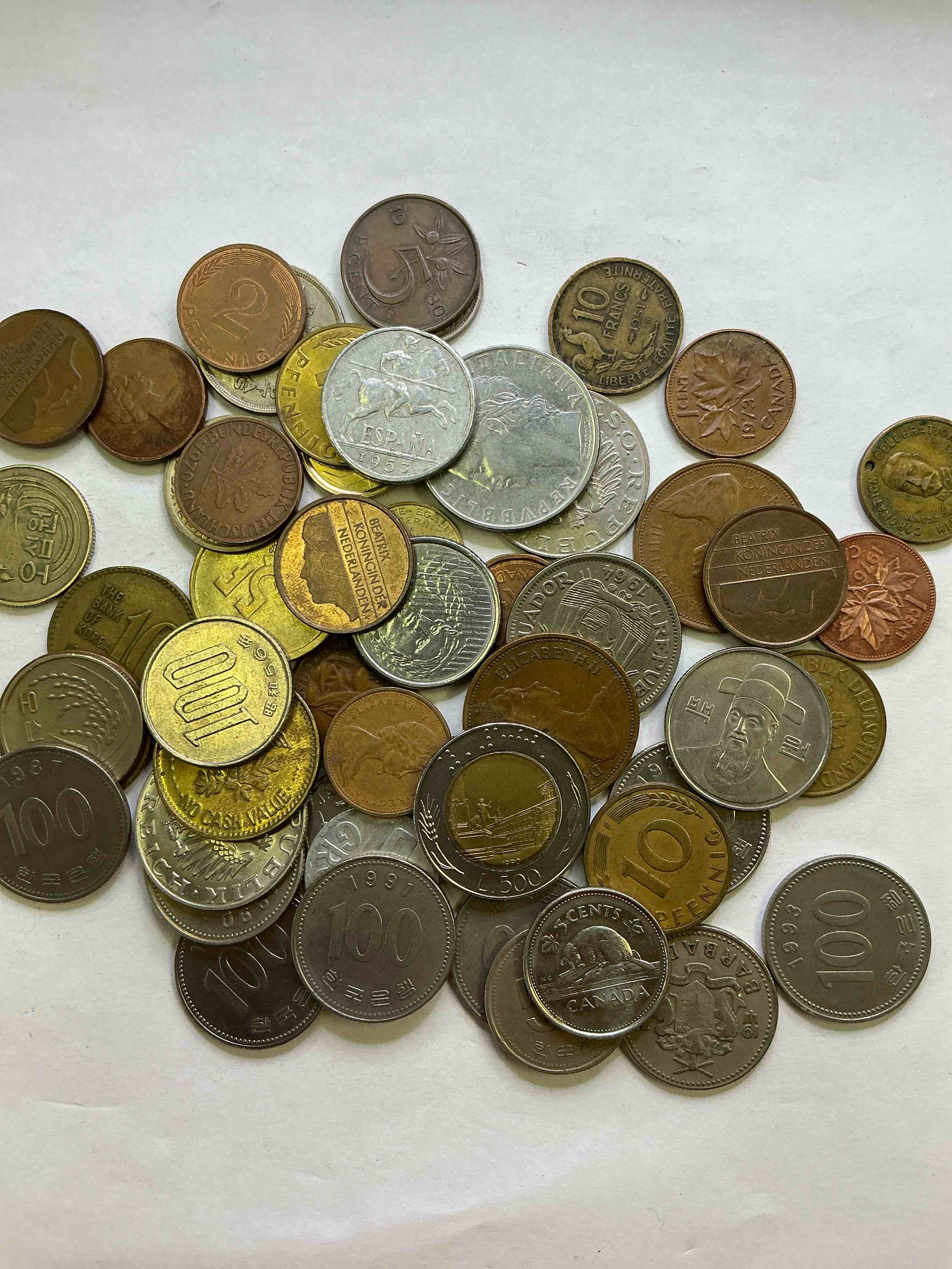 World Coins, Antique & Vintage! Each Lot Is Unique! Many Different Years, Countries, Sizes & Exotic Places. This Cool Collection Of Antique Coins From Around The World Is Loads Of Fun! Have Fun Identifying Each Coin & Country As A Great Educational Tool! A Great Investment Too!