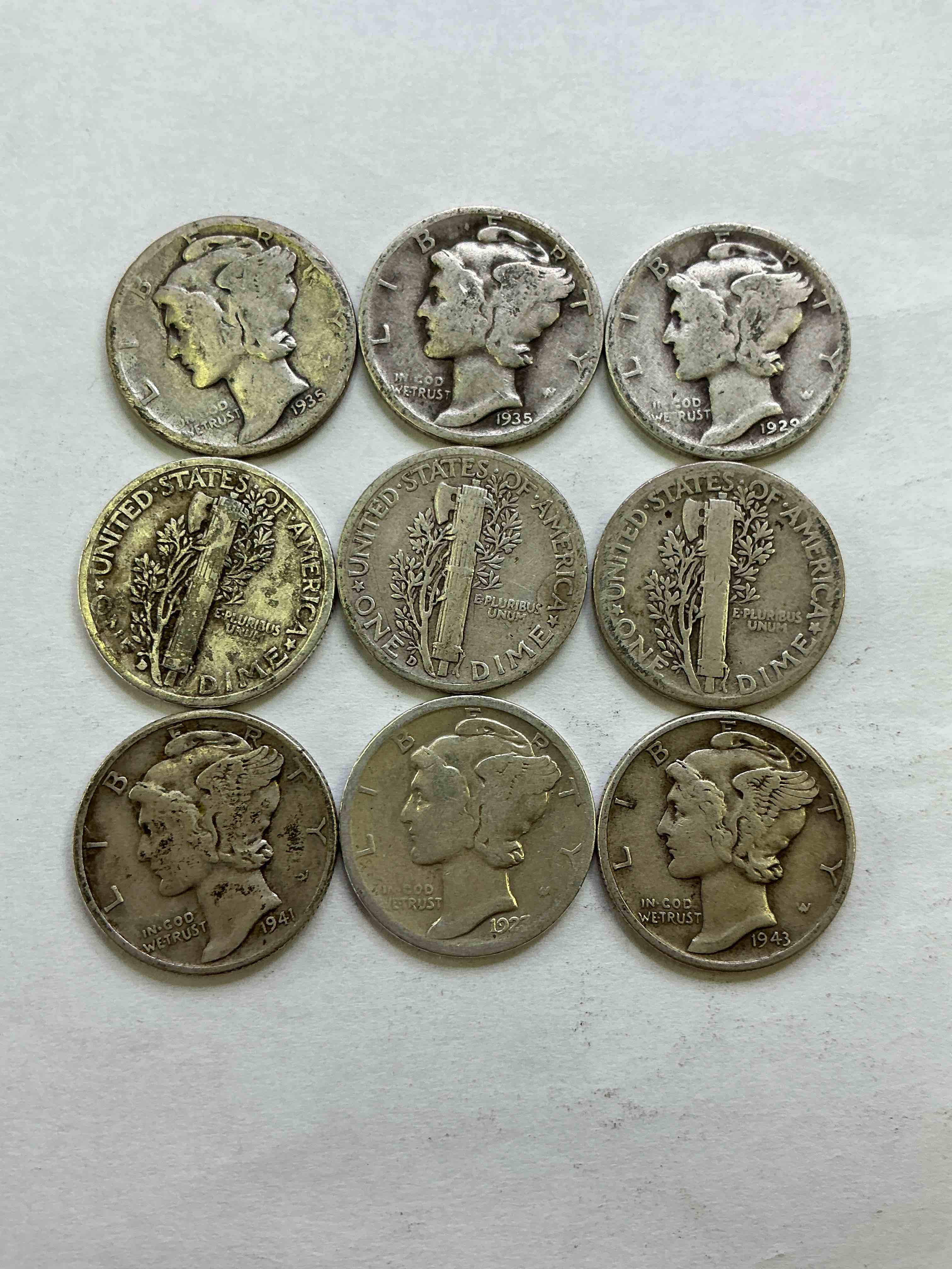 Antique U.S. Pure Fine Silver Mercury Dimes! Silver Mercury Dimes Were Minted From 1916-1945 & Have Become Serious Collector Items! Check Out These Awesome Examples, All In Nice, Circulated Condition With Visible Dates & Varying Years! Rare To Have Visible Dates! Makes For A Great Investment In Precious Metals, Mercury Dimes Are 90% Pure Fine Silver! They Don't Make Em' Like This Anymore!