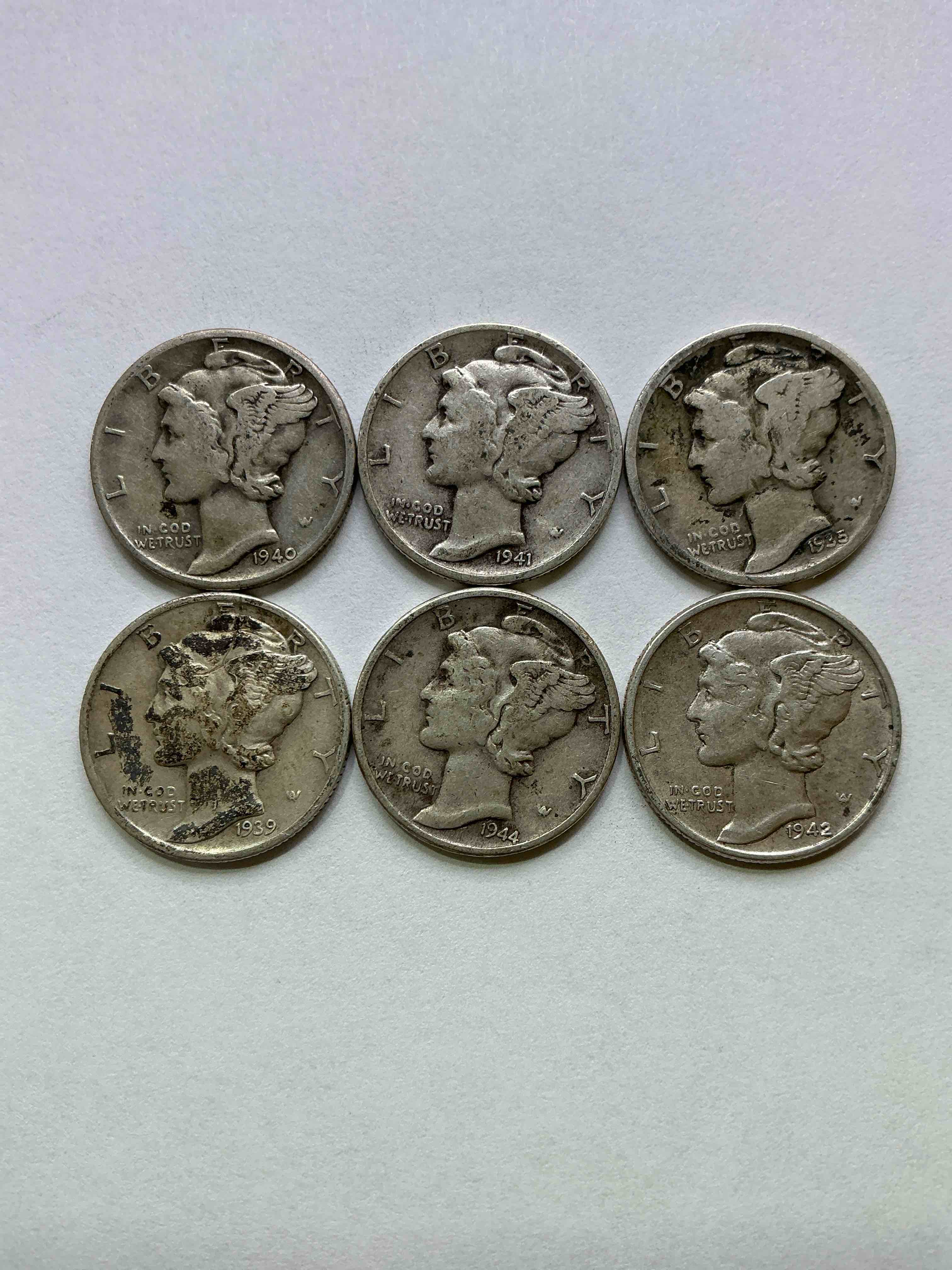 Antique U.S. Pure Fine Silver Mercury Dimes! Silver Mercury Dimes Were Minted From 1916-1945 & Have Become Serious Collector Items! Check Out These Awesome Examples, All In Nice, Circulated Condition With Visible Dates & Varying Years! Rare To Have Visible Dates! Makes For A Great Investment In Precious Metals, Mercury Dimes Are 90% Pure Fine Silver! They Don't Make Em' Like This Anymore!