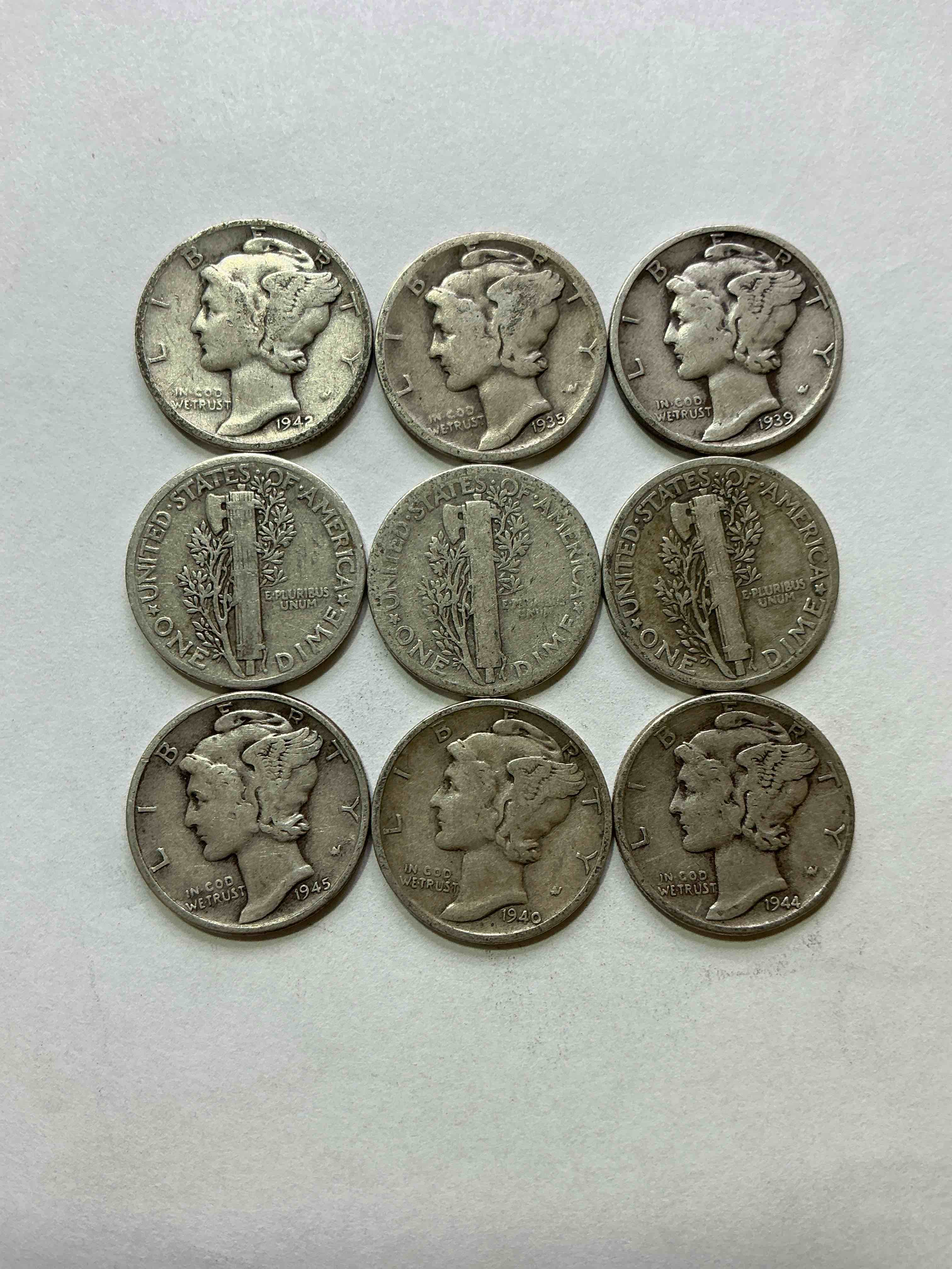 Antique U.S. Pure Fine Silver Mercury Dimes! Silver Mercury Dimes Were Minted From 1916-1945 & Have Become Serious Collector Items! Check Out These Awesome Examples, All In Nice, Circulated Condition With Visible Dates & Varying Years! Rare To Have Visible Dates! Makes For A Great Investment In Precious Metals, Mercury Dimes Are 90% Pure Fine Silver! They Don't Make Em' Like This Anymore!