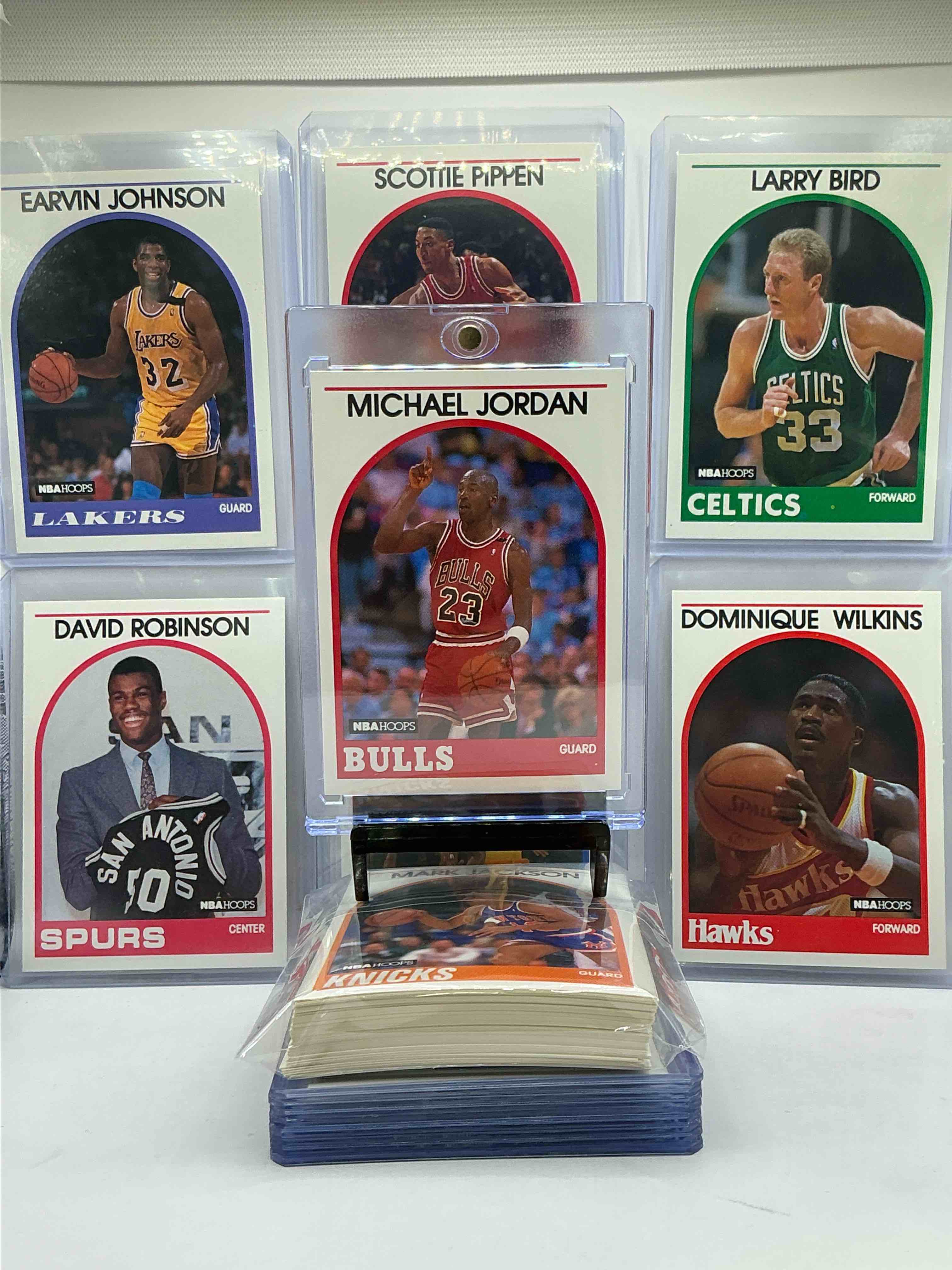 1989 NBA Basketball! David Robinson Rookie! 1989 NBA Card Combo! The BEST Cards From The Year! Michael Jordan, Magic Johnson, Larry Bird, Scottie Pippen, Charles Barkley, John Stockton, Reggie Miller, Isiah Thomas, Akeem Olajuwon, Clyde Drexler, Karl Malone & So Many More! 50 Card Lot! All Stars, Hall Of Famers, Champions & More, The Perfect Mix Of Miscellaneous '89 NBA Variety!