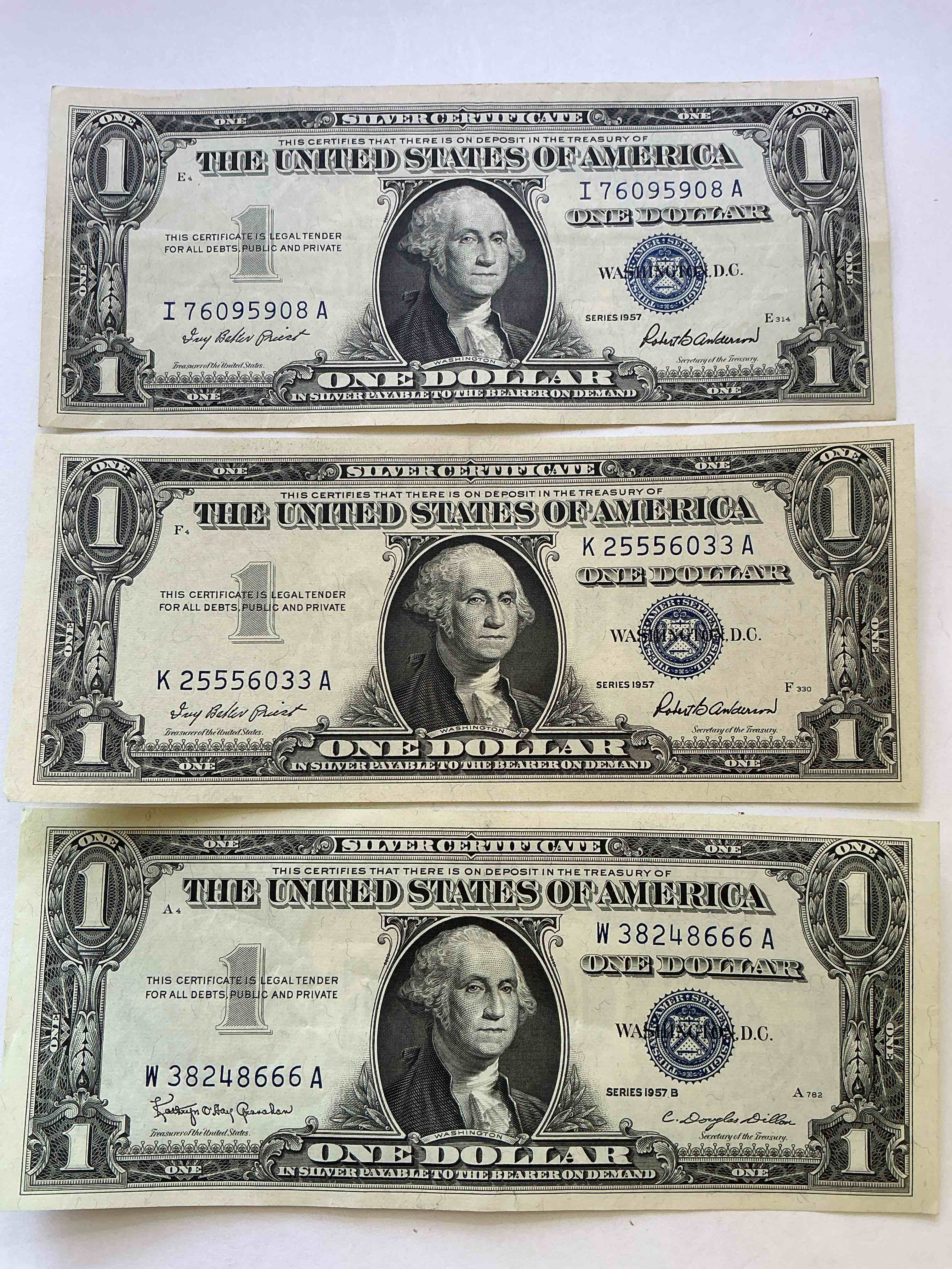 1957 Series Silver Certificates! Did You Know That Prior To 1964 One Dollar U.S. Paper Money Was Actually Redeemable For Silver Dollars?! Wow How Times Have Changed! Silver Certificates Were Produced From 1878 To 1964 & Are Still Considered Legal Tender At Face Value. Here Are Gorgeous, Circulated 1957 U.S. One Dollar Silver Certificate, With Highly Collectible "Blue Seal!* Own An Awesome Piece Of History!