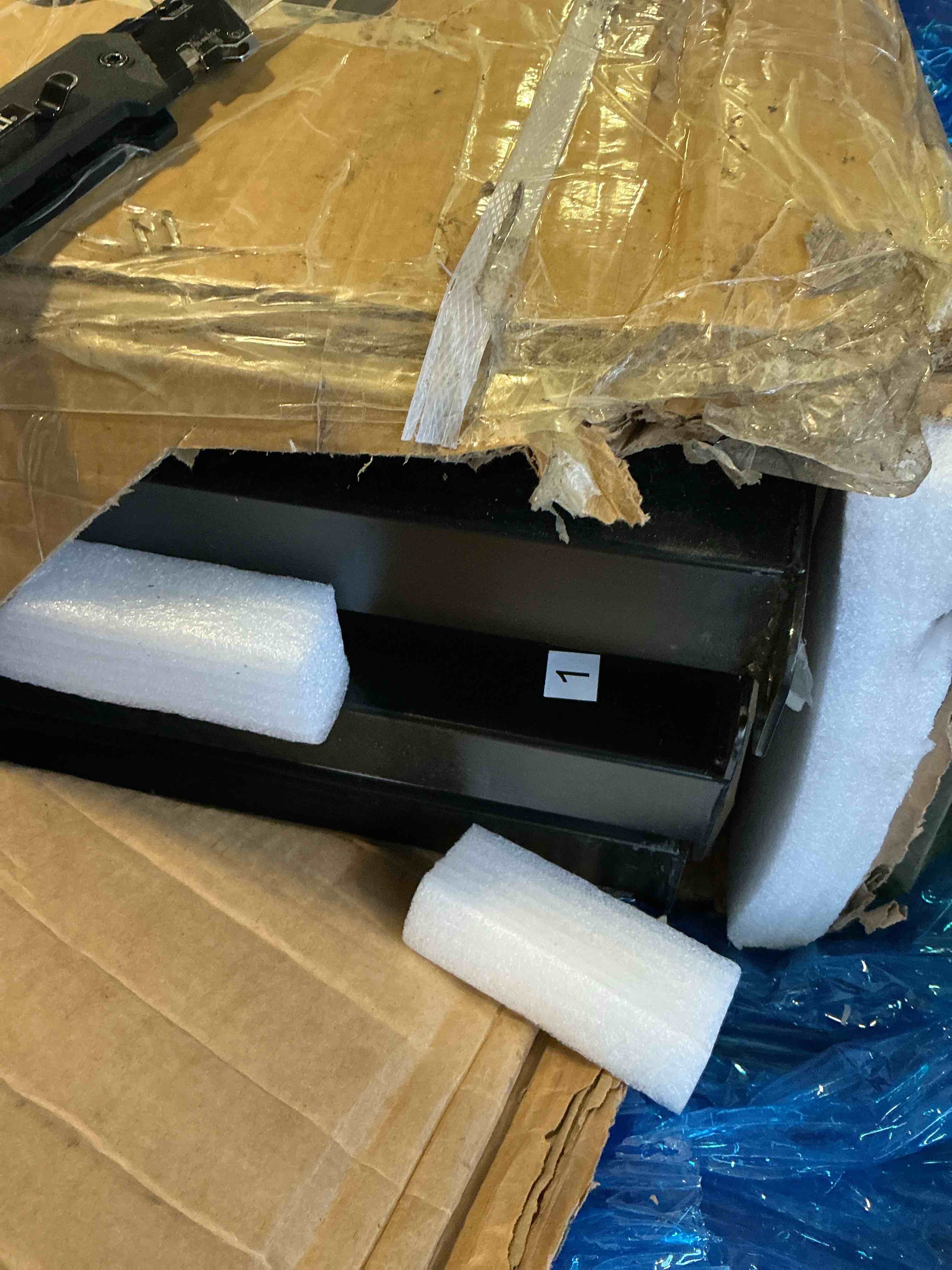 https://s3.amazonaws.com/lotting-images-prod/bidfta/BRN3622351_1760369405767.jpeg