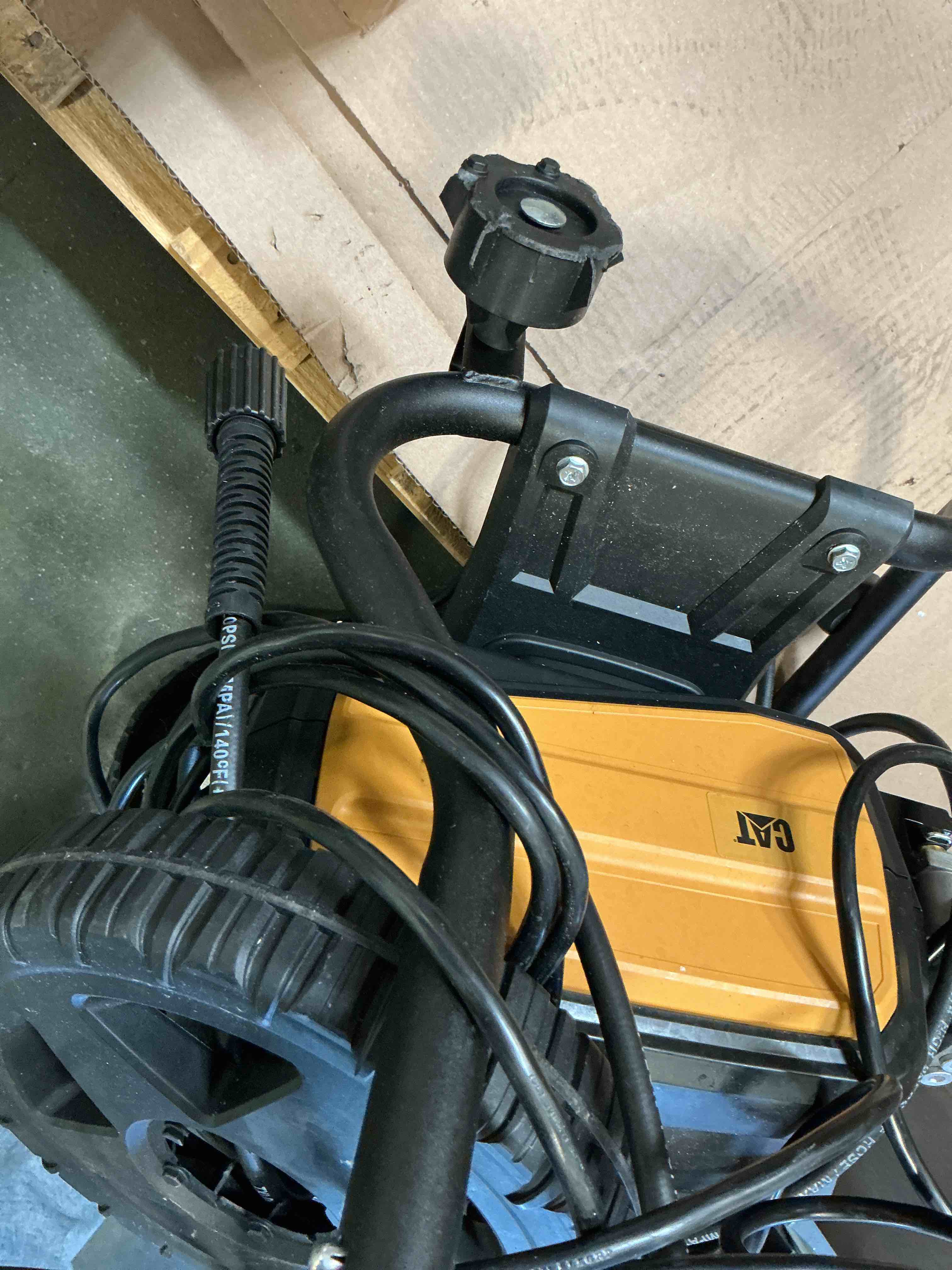https://s3.amazonaws.com/lotting-images-prod/bidfta/BRN3631508_1759431566415.jpeg