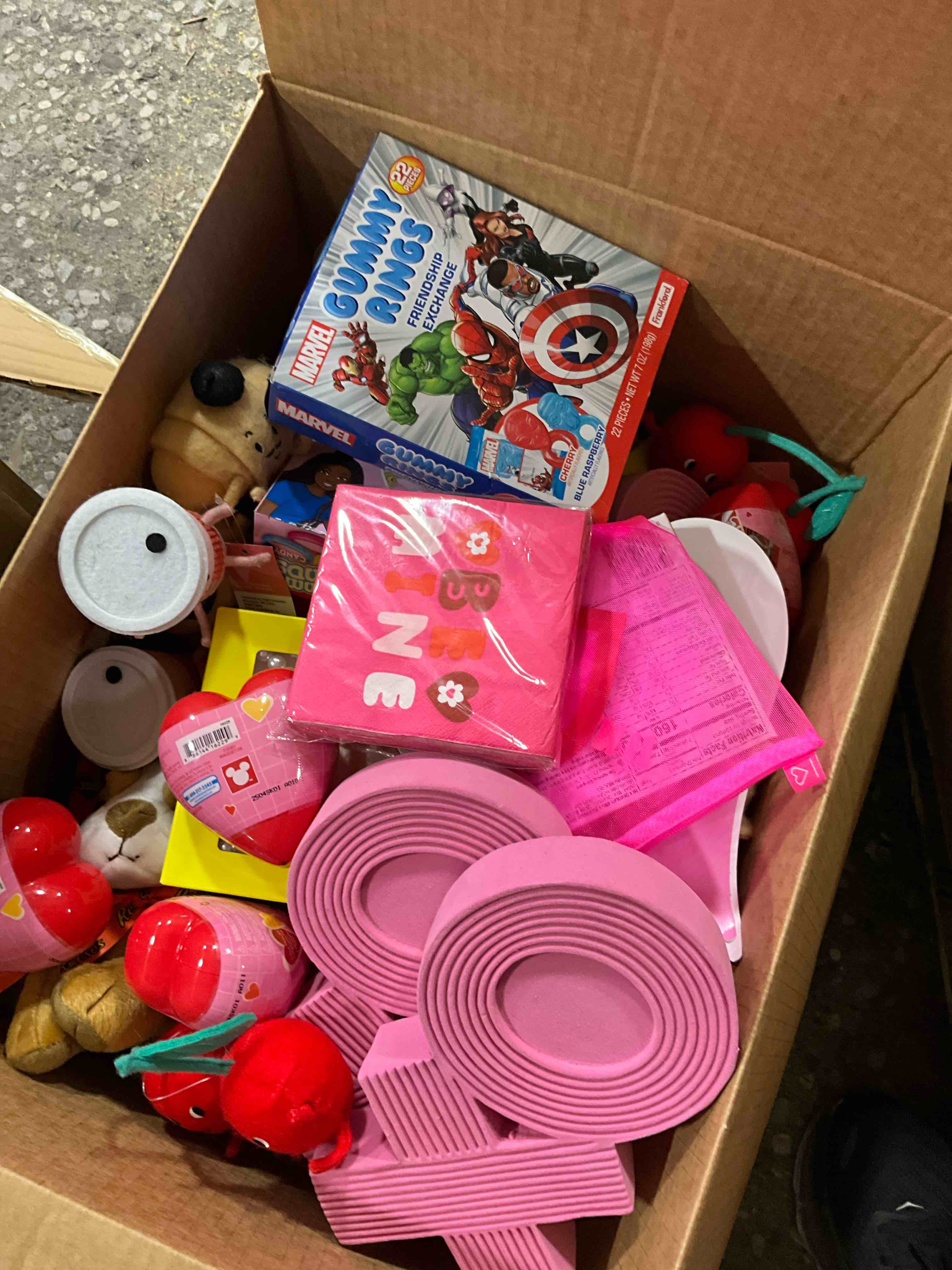 lot box of assortment items