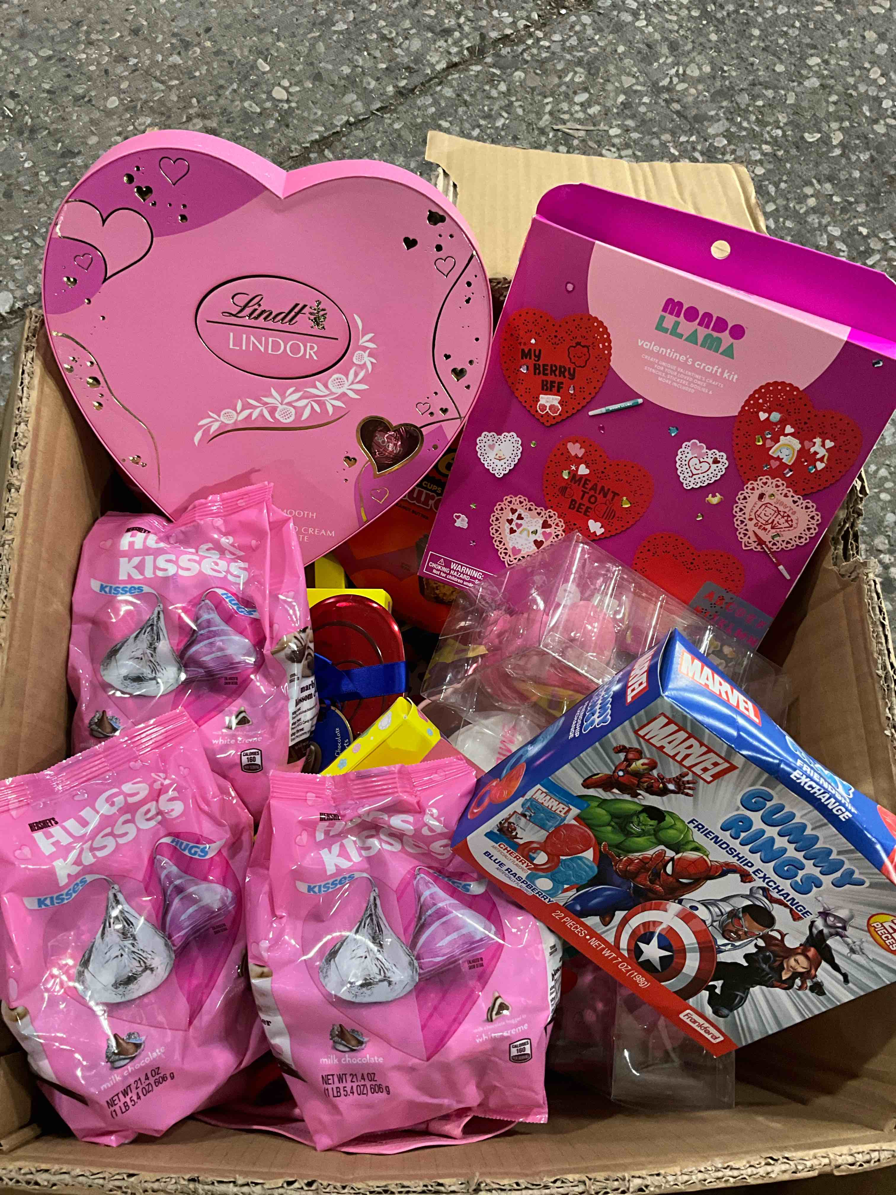 lot box of assortment items