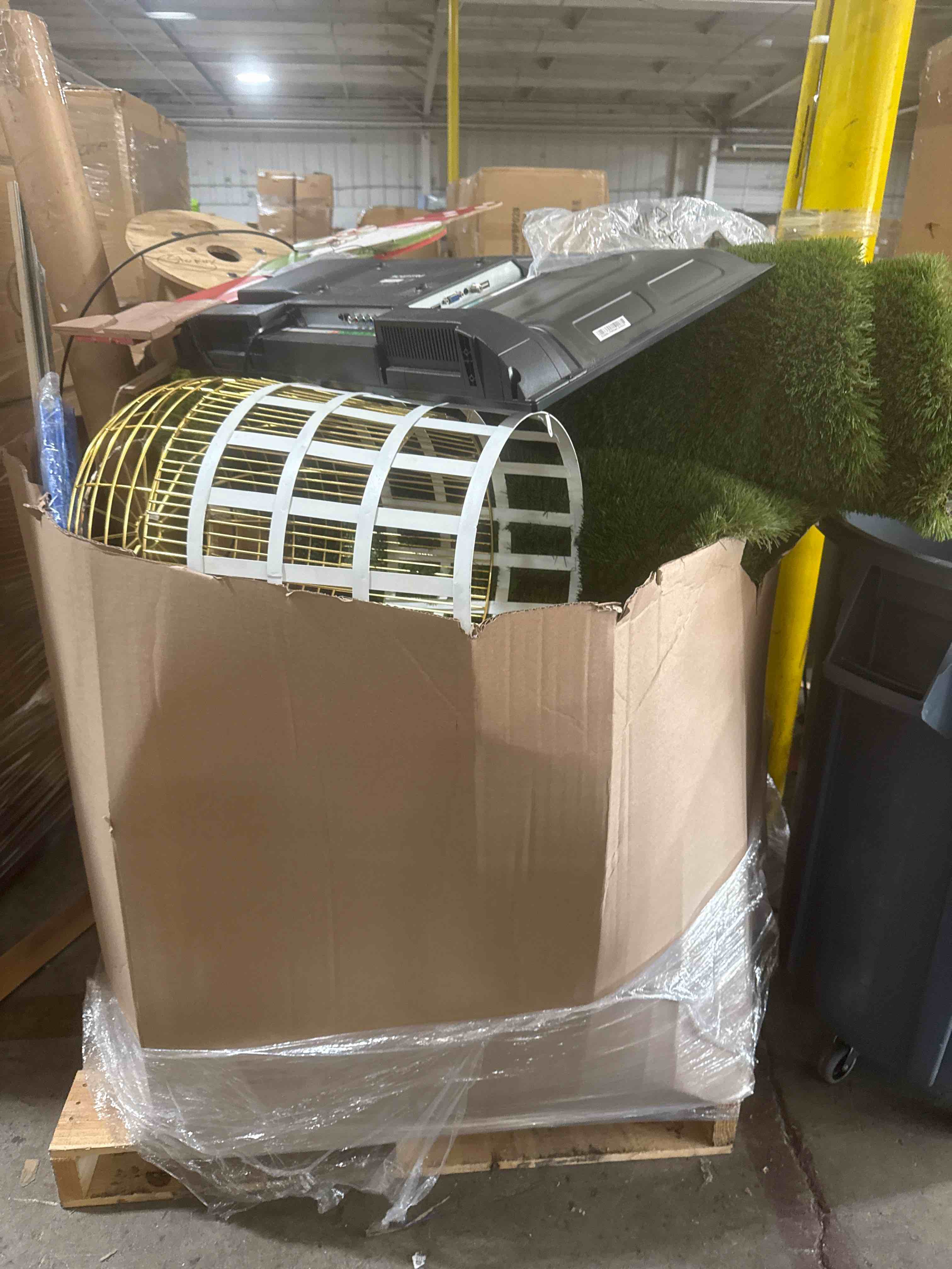 Pallet lot of miscellaneous items