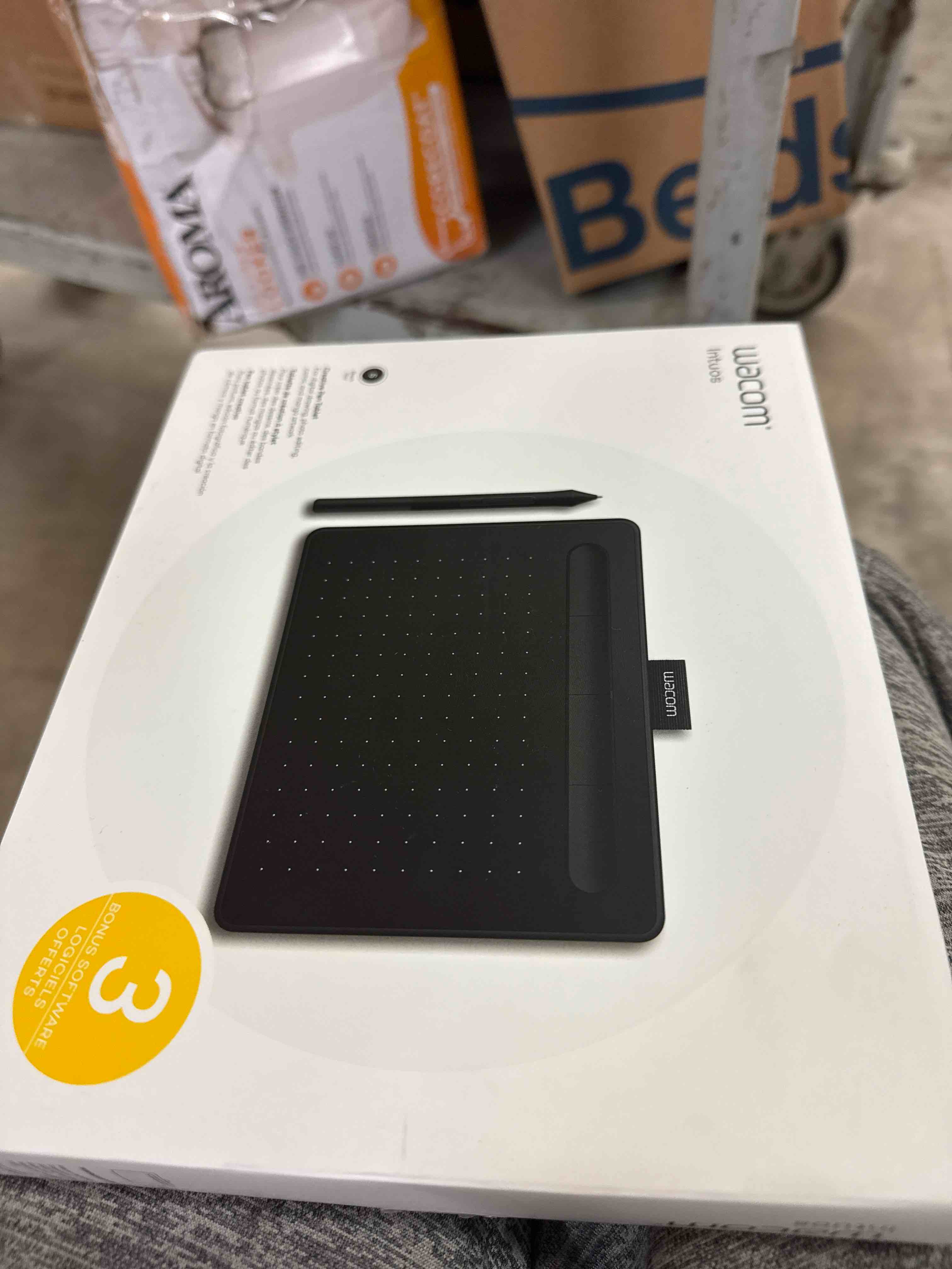 Condition photo showing Good Condition for Wacom Intuos Small Graphics Drawing Tablet, includes Training & Software; 4 Customizable ExpressKeys Compatible With Chromebook Mac Android & Windows, photo/video editing, design & education,Black Black Small, Wired