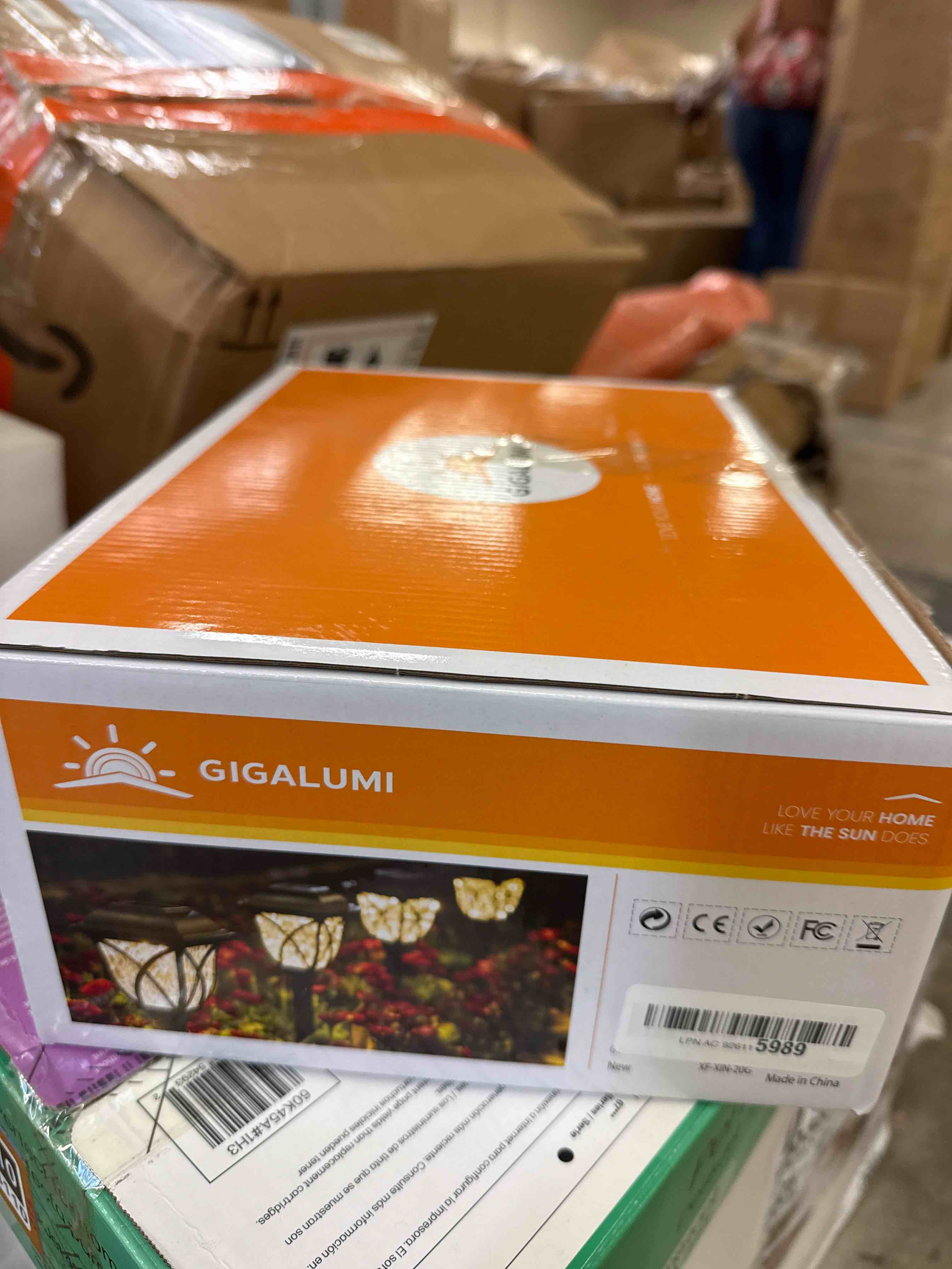 Condition photo showing Good Condition for GIGALUMI Solar Lights Outdoor Waterproof, 6 Pack LED Solar Garden Lights, Outdoor Decorations, Garden Decor for Yard, Patio, Landscape, Planter, Walkway (Warm White) 6pack Warm White