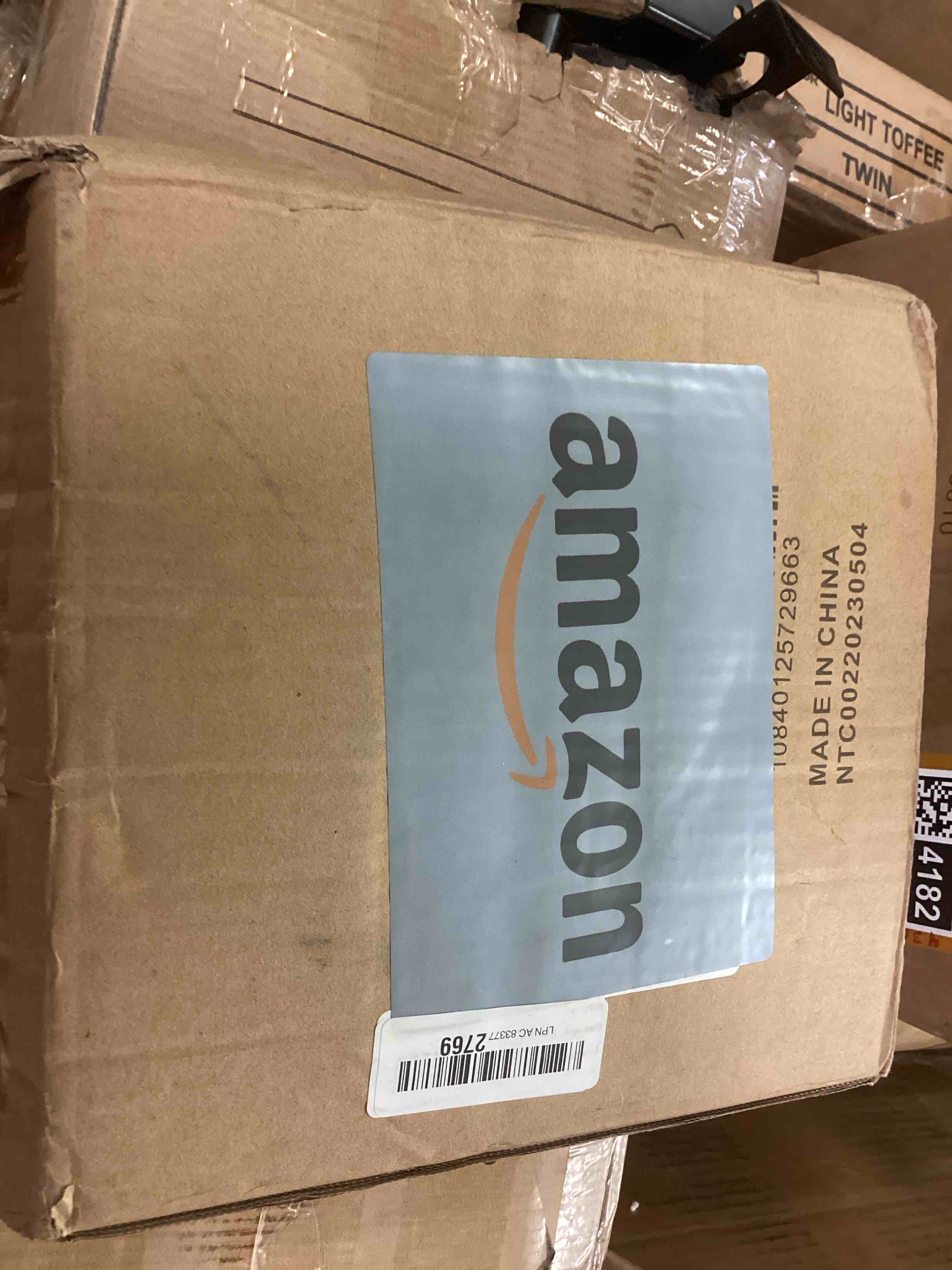 Condition photo showing New/Like New for Restaurantware Moderna 9 Inch Premium Disposable Plates 40 Round Plastic Plates For Parties - Durable Heavy-duty Forest Green Plastic Dinner Plates For Warm And Cold Foods Ideal For Cafes 40 Count 9"-Forest Green