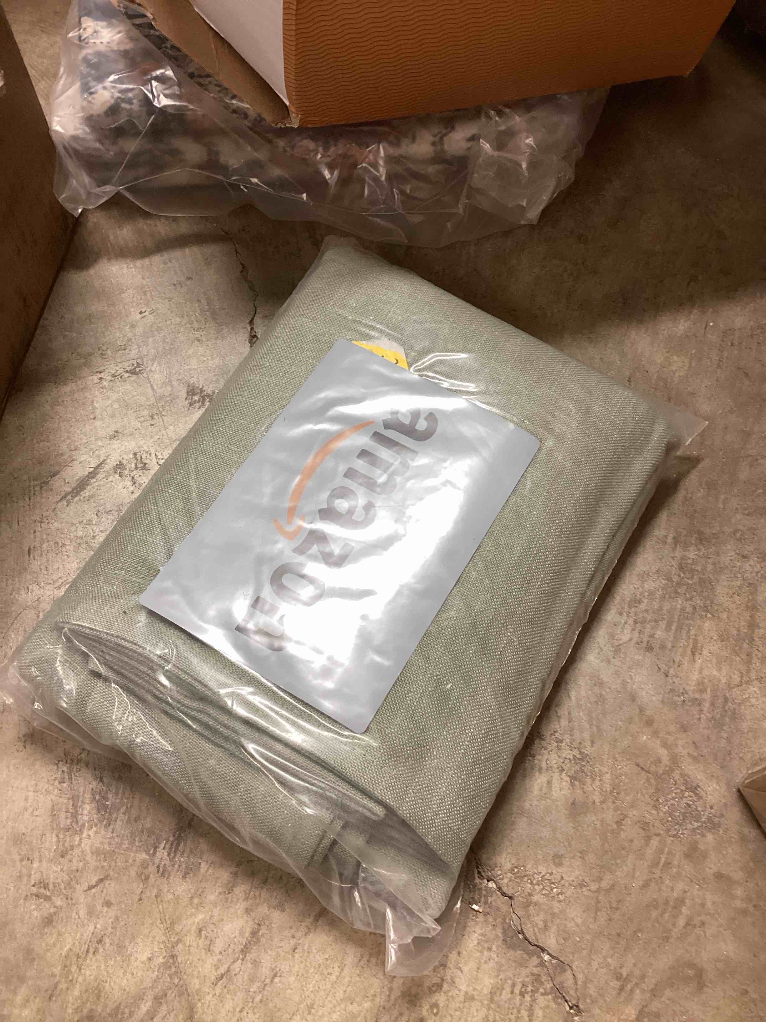 Condition photo showing Good Condition for H.VERSAILTEX Linen Table Cloths Rectangle 60 x 104 Inch Premium Tablecloth Spill-Proof Waterproof Table Cover for Dining Buffet Feature Extra Soft and Thick Fabric Wrinkle Free, Sage 104" x 60" (Rectangular) Linen-sage