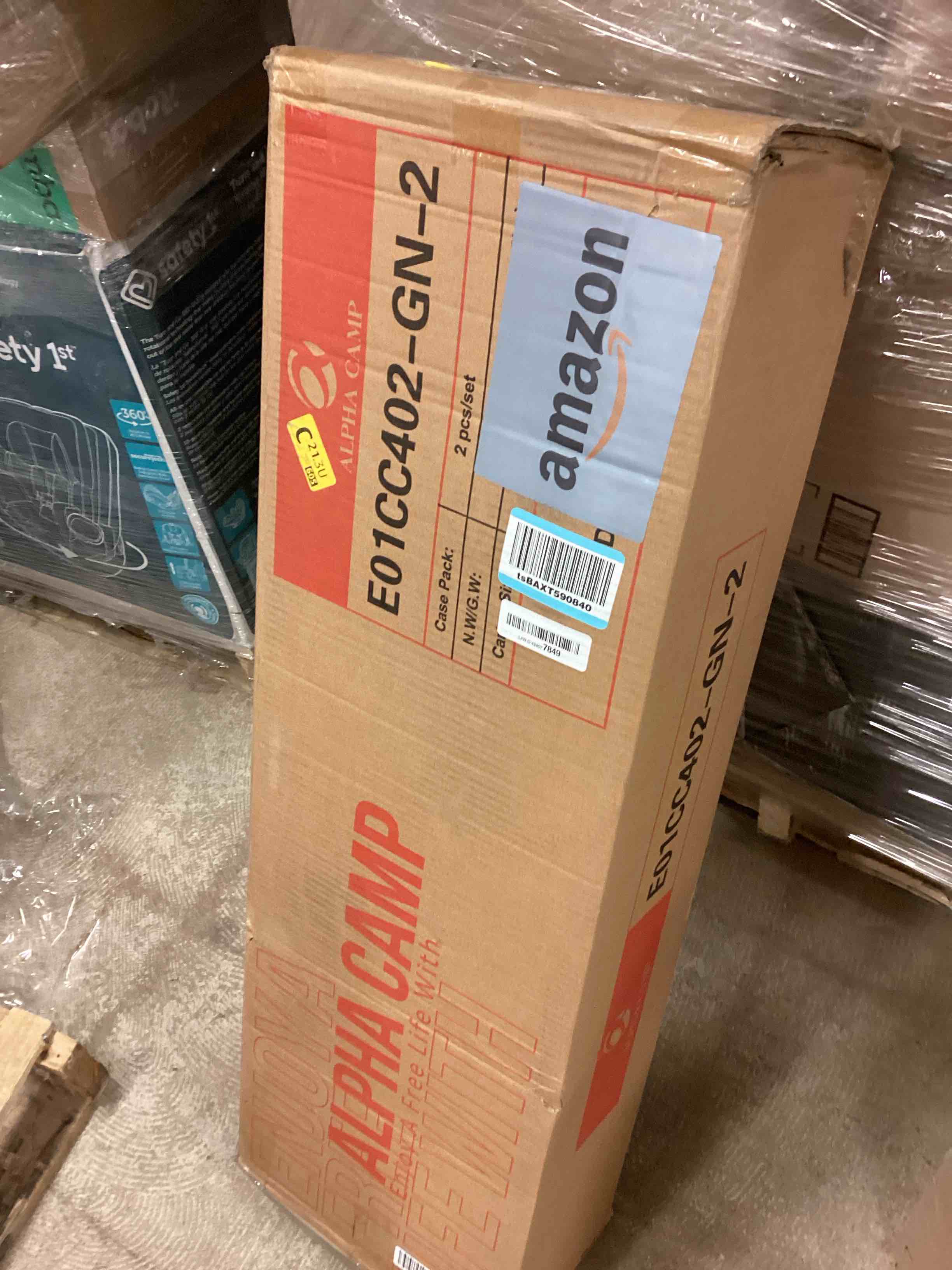 Condition photo showing Good Condition for LET'S CAMP Oversized Folding Camping Chair Portable Outdoor Heavy Duty Padded Chairs Lawn Chair with Cup Holder, Storage Pocket and Cooler Bag, Supports 450LBS, for Camp, Travel, Picnic,2 Pack(Green) Twin Pack Green