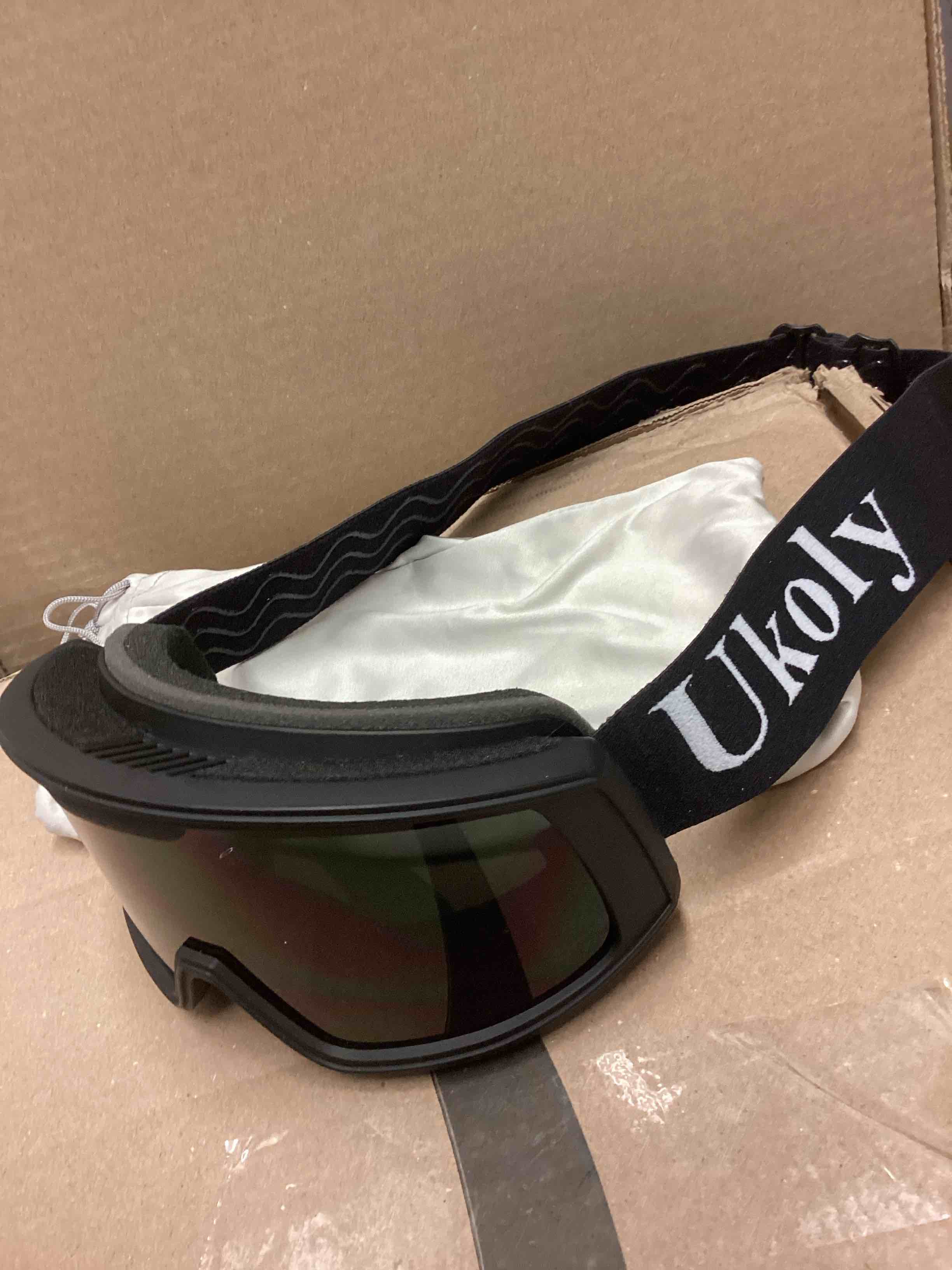 Condition photo showing Good Condition for Ukoly Ski/Snowboard Goggles for Men Women, Snow Goggles HD Lens Anti-Fog Coating OTG Design UV400 Protection Windproof Black Frame Black Hd Lens