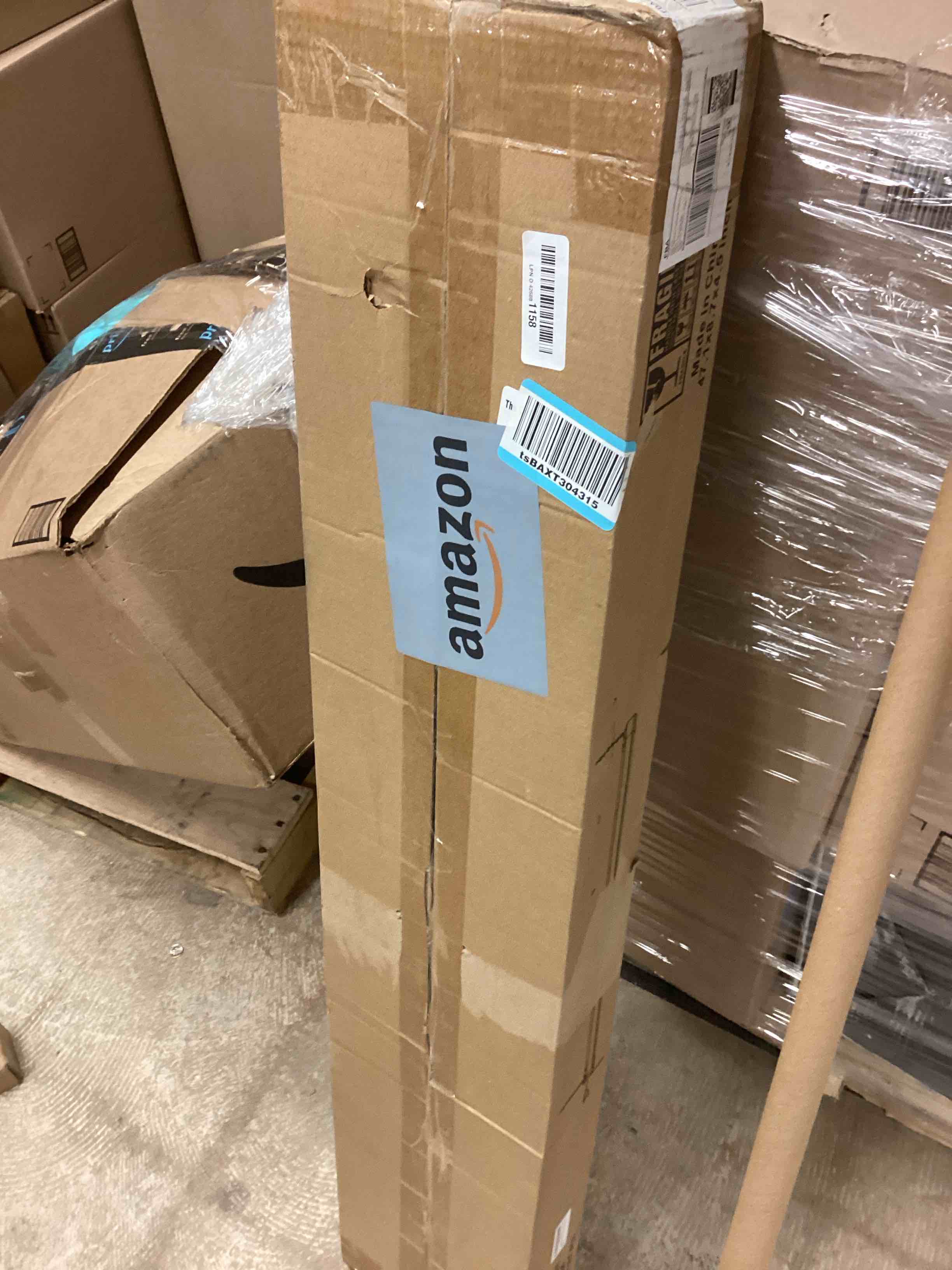 Condition photo showing Good Condition for hykolity 4FT 70W LED Shop Light Linkable, 8000lm(300w Equivalent), 5000K Utility Shop Lights for Garages, Workshops, Basements, Hanging or FlushMount, with Power Cord and Pull Chain, ETL, 4 Pack 70W-White