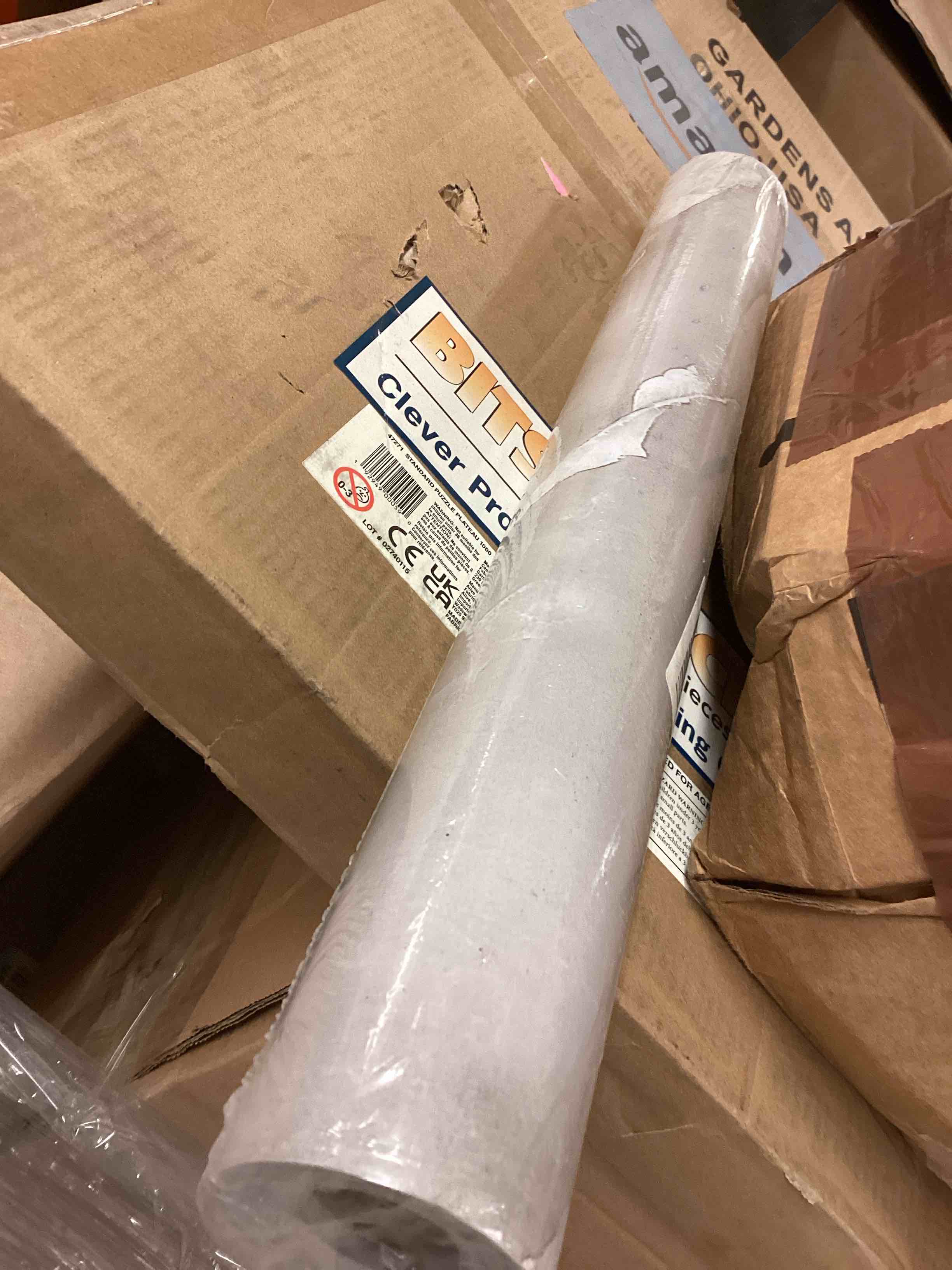 Condition photo showing New/Like New for Yancorp 16" x 32.8ft Gray Contact Paper Peel and Stick Wallpaper Marble Removable Wallpaper Kitchen Waterproof Renter Friendly Wallpaper Papel Tapiz para Pared Light Gray 16" x 394"