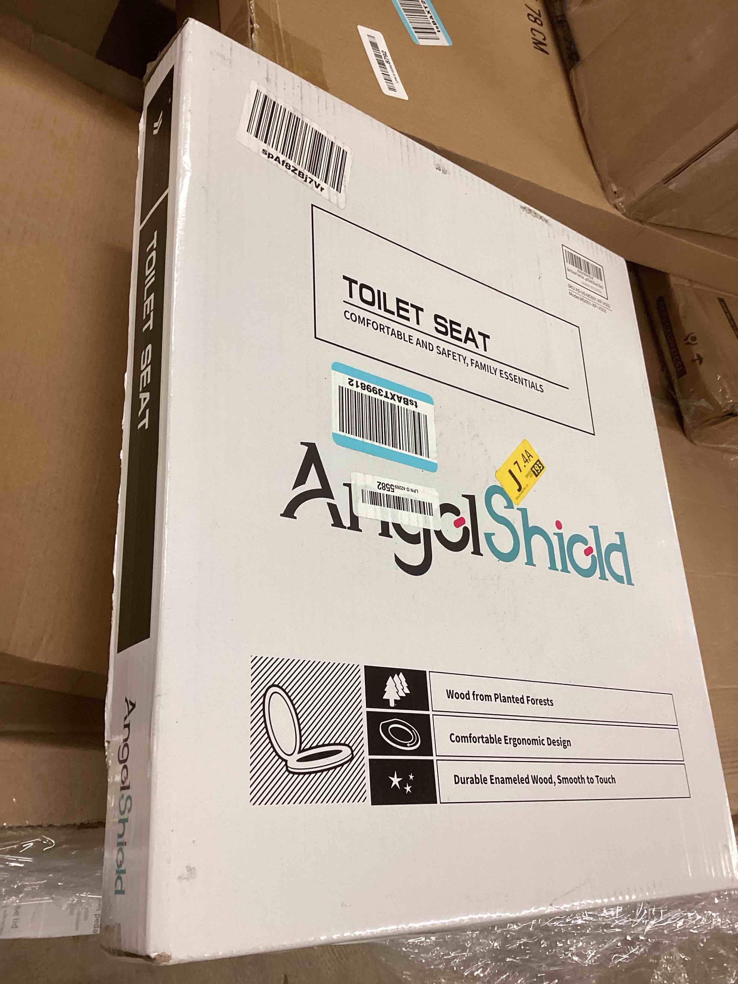 Condition photo showing Good Condition for Black Round Toilet Seat Natural Wood Toilet Seat with Zinc Alloy Hinges, Easy to Install also Easy to Clean, Scratch Resistant Toilet Seat by Angol Shiold (Round, Black) Round Black