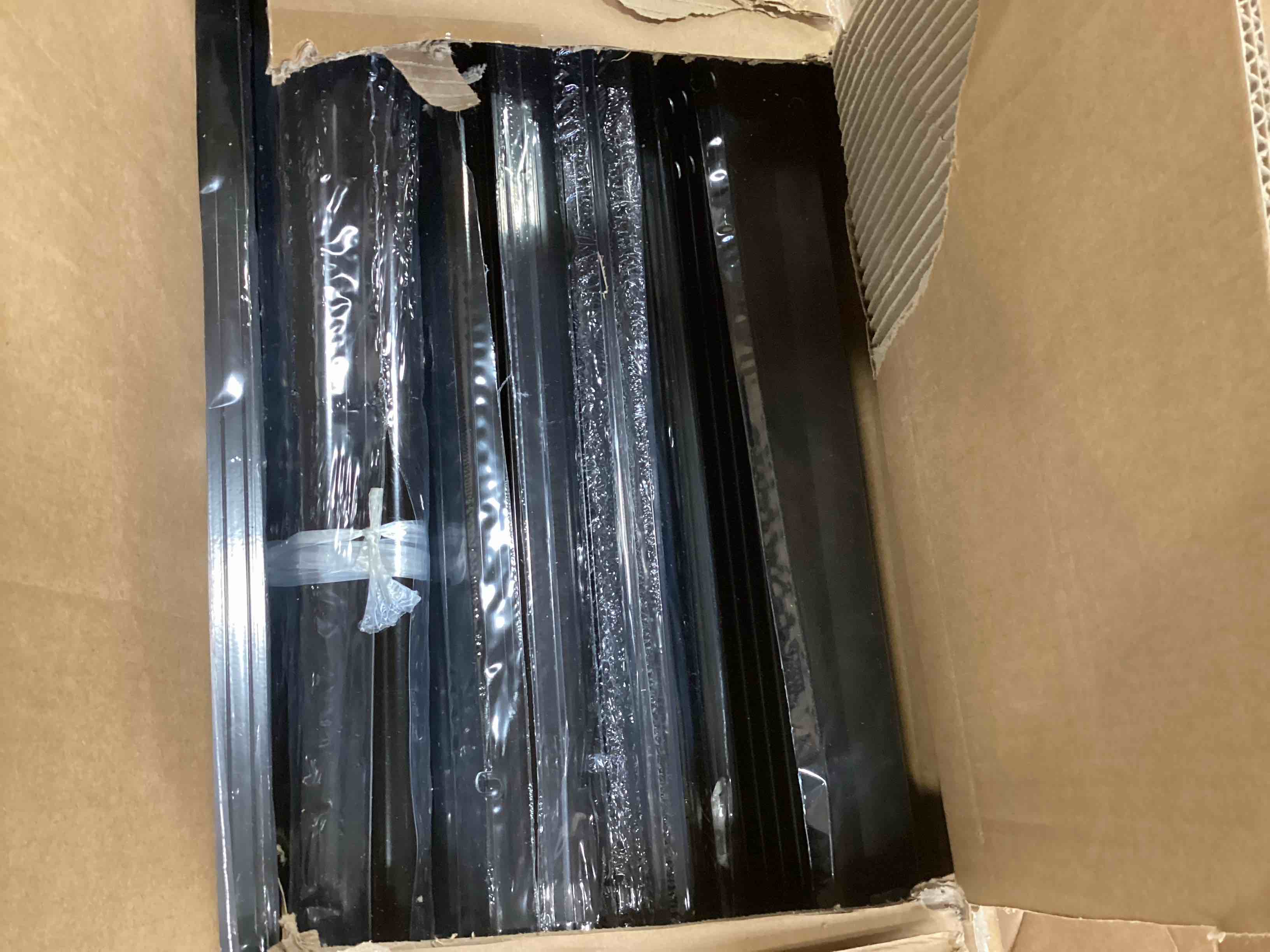 https://s3.amazonaws.com/lotting-images-prod/bidfta/BRN3699077_1749583041260.jpeg