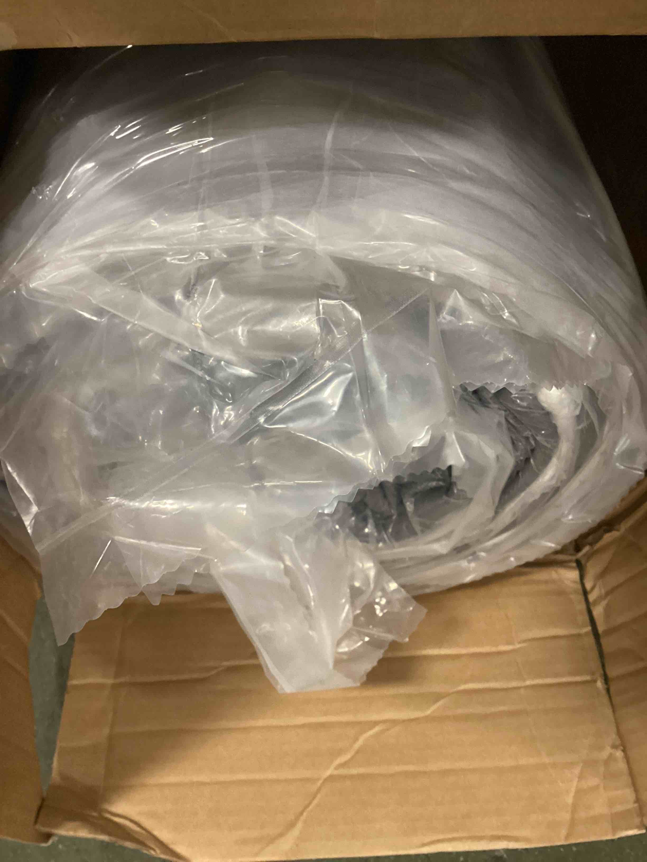 https://s3.amazonaws.com/lotting-images-prod/bidfta/BRN3699451_1749842329515.jpeg