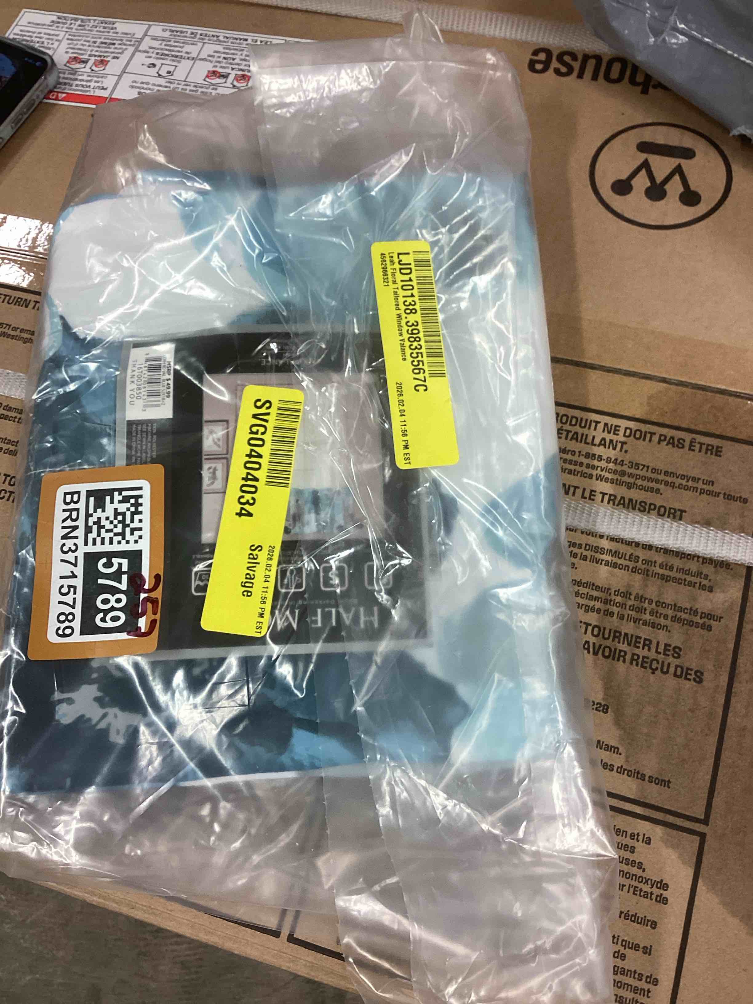 Condition photo showing New/Like New for Lush Decor Leah 18" x 52" + 2" Header Floral Blue 100% Polyester