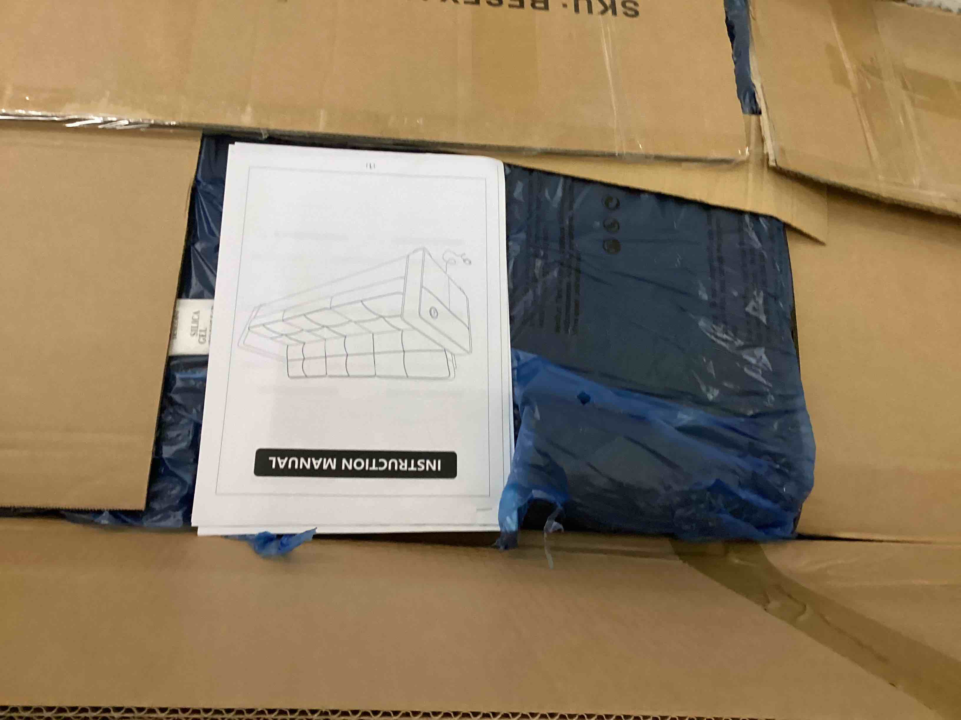 Condition photo showing Good Condition for AODAILIHB 88" W Linen Fabric 3-Seat Sofa, Modern Love Seat Couch with 2 USB Charging Ports and Stowage Pocket, Upholstered Arm Sofa For Living Room, Office (incomplete only 1 box) 